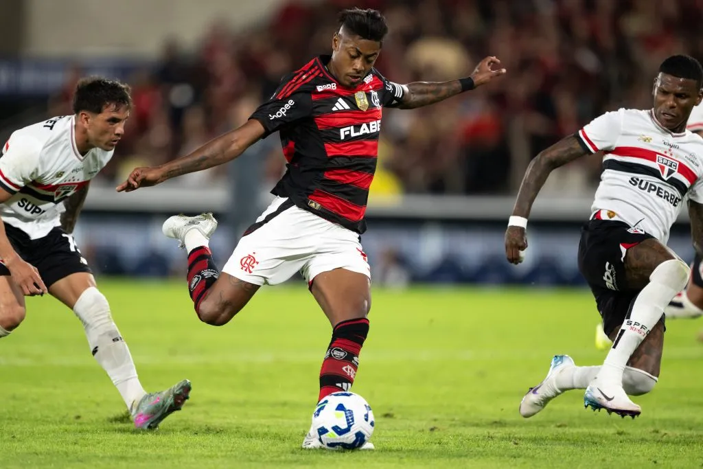 Bruno Henrique jogador do Flamengo durante partida contra o Sao Paulo no estadio Maracana pelo campeonato Brasileiro A 2025. Foto: Jorge Rodrigues/AGIF