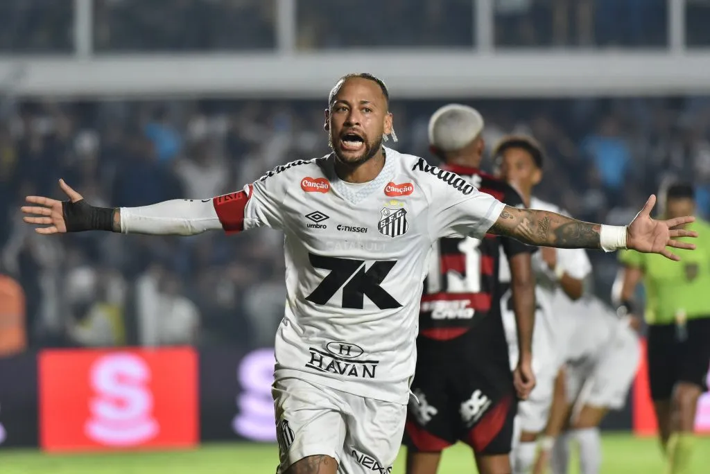 Neymar comemorando gol diante do Mengão. Foto: Jota Erre/AGIF