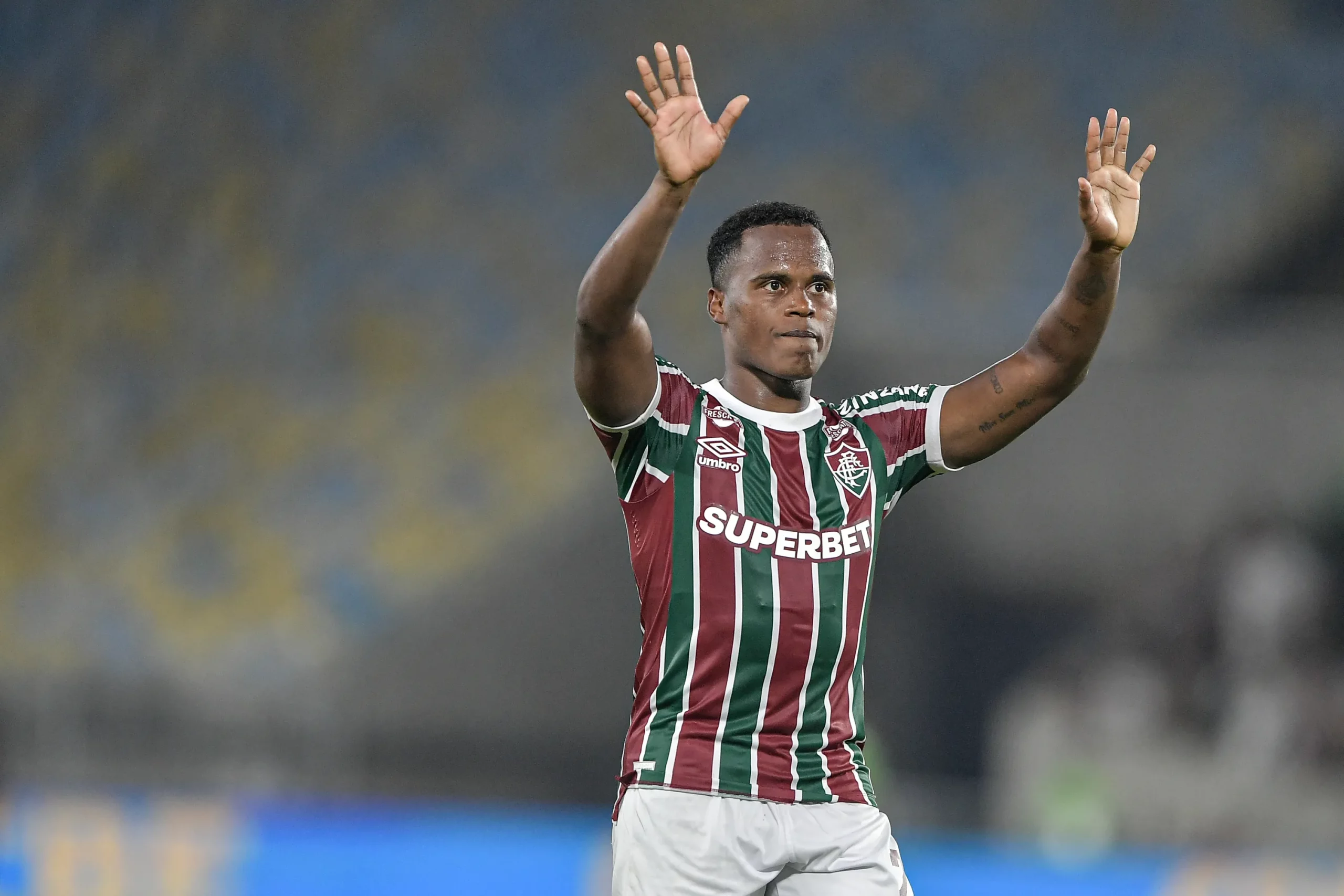 Jhon Arias jogador se despede como jogador do Fluminense durante partida contra o Cruzeiro no estadio Maracana pelo campeonato Brasileiro A 2025. Foto: Thiago Ribeiro/AGIF