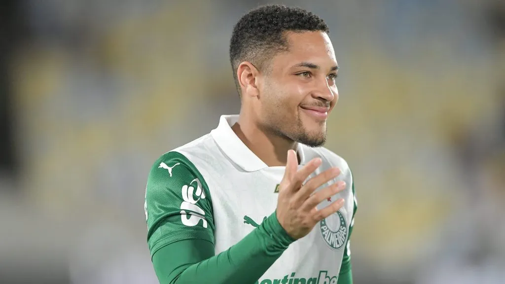 Vitor Roque é outro que jogará contra o Sport pendurado. Foto: Thiago Ribeiro/AGIF