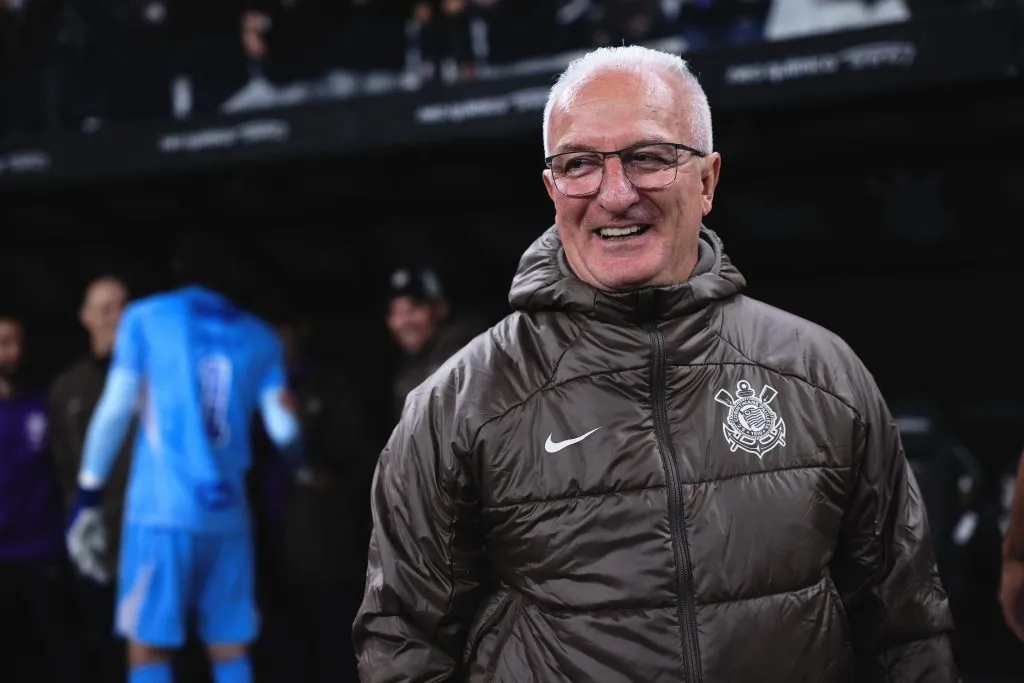 Dorival Junior, tecnico do Corinthians, durante partida contra o Cruzeiro no estadio Arena Corinthians pelo campeonato Brasileiro A 2025. Foto: Ettore Chiereguini/AGIF