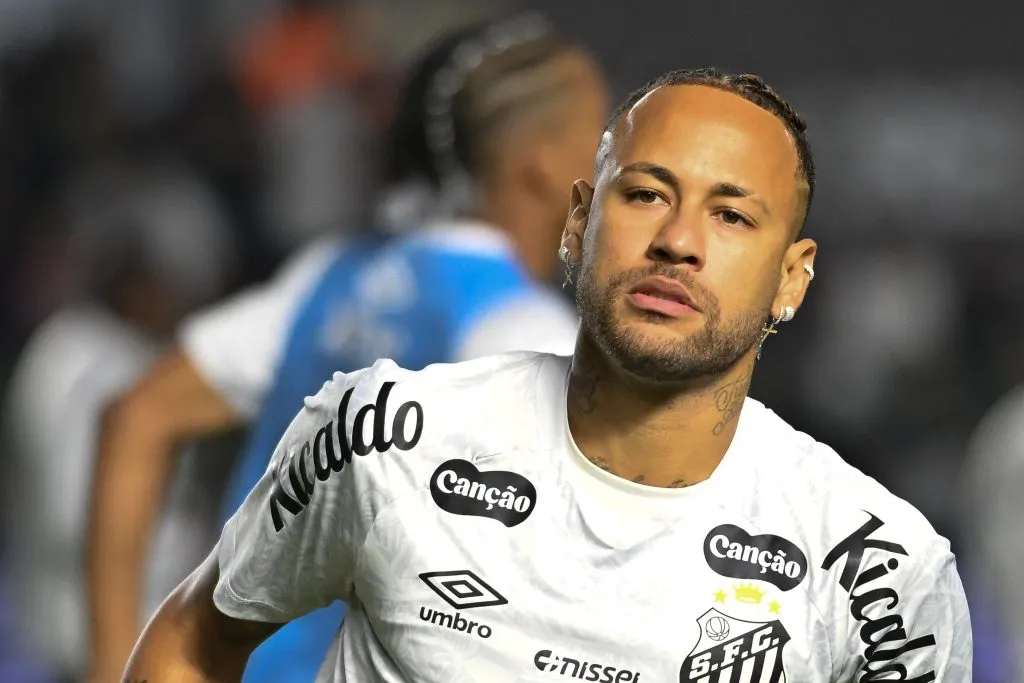 Neymar cobrou Deivid Washington por ser ‘fominha’ em Santos x Inter; centroavante foi mal demais em tomada de decisões – Foto: Jota Erre/AGIF