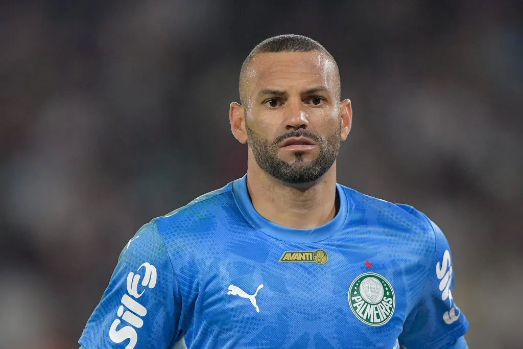 Weverton ganha “sombra” com chegada de Carlos Miguel. Foto: Thiago Ribeiro/AGIF