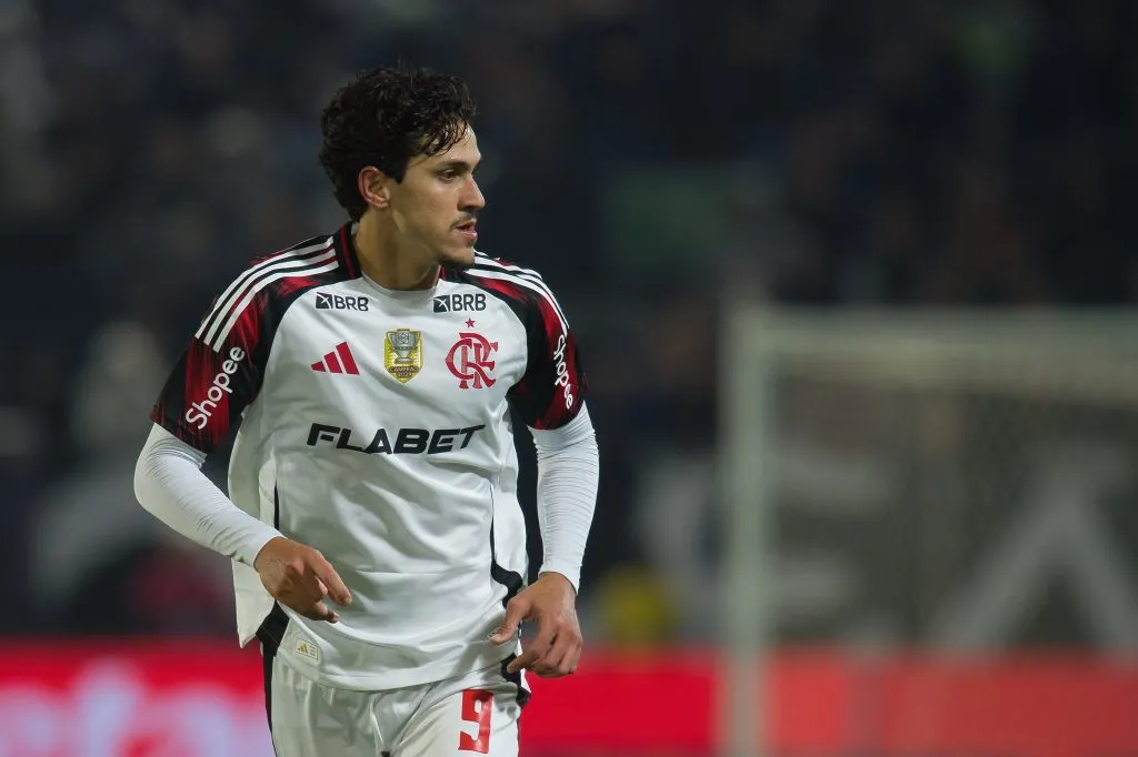 SP – BRAGANCA PAULISTA – 23/07/2025 – BRASILEIRO A 2025, BRAGANTINO X FLAMENGO – Pedro jogador do Flamengo durante partida contra o Bragantino no estadio Cicero De Souza Marques pelo campeonato Brasileiro A 2025. Foto: Anderson Romao/AGIF