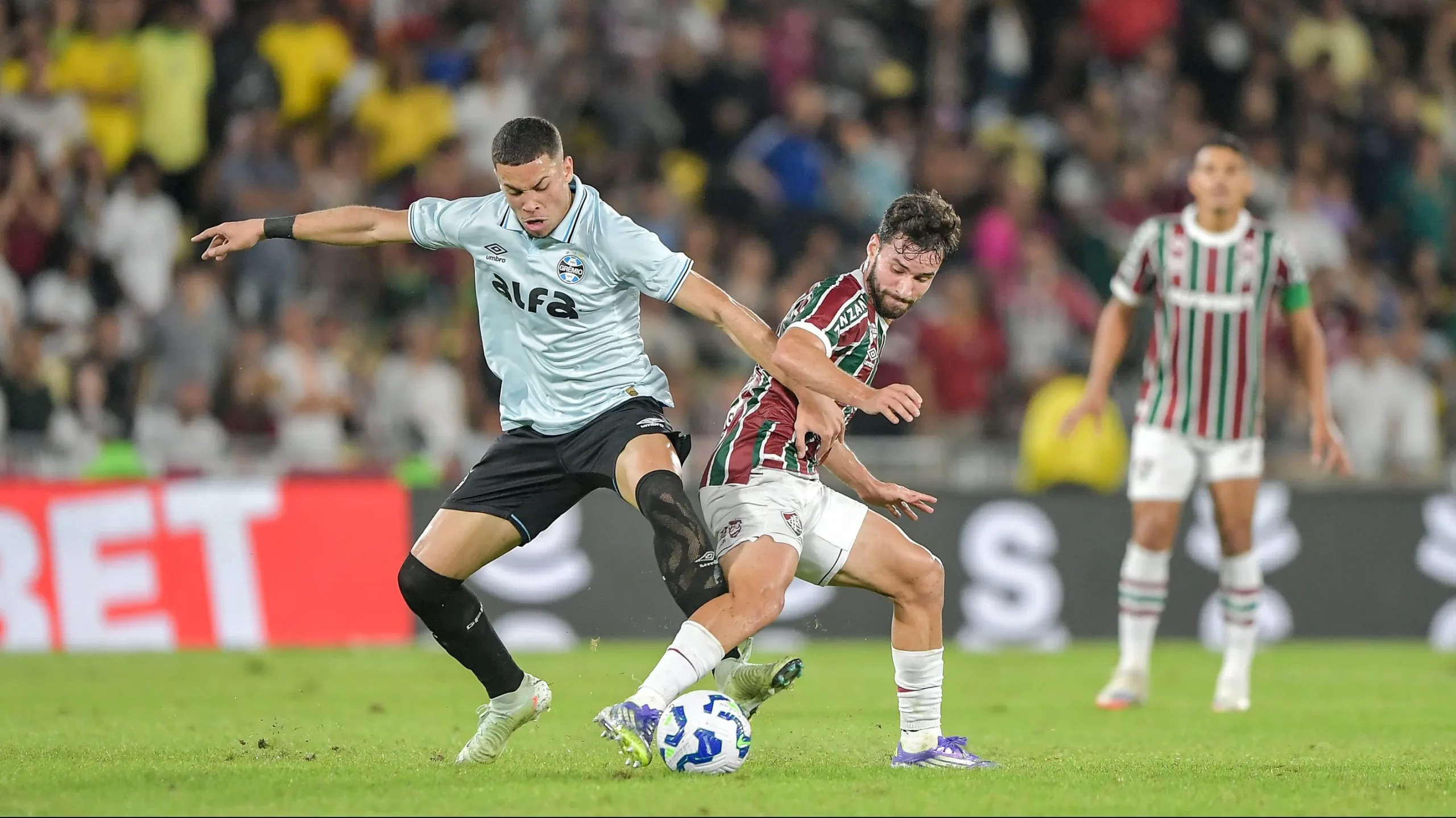 Grêmio e Fluminense prometem um jogo quente - Foto: Thiago Ribeiro/AGIF.