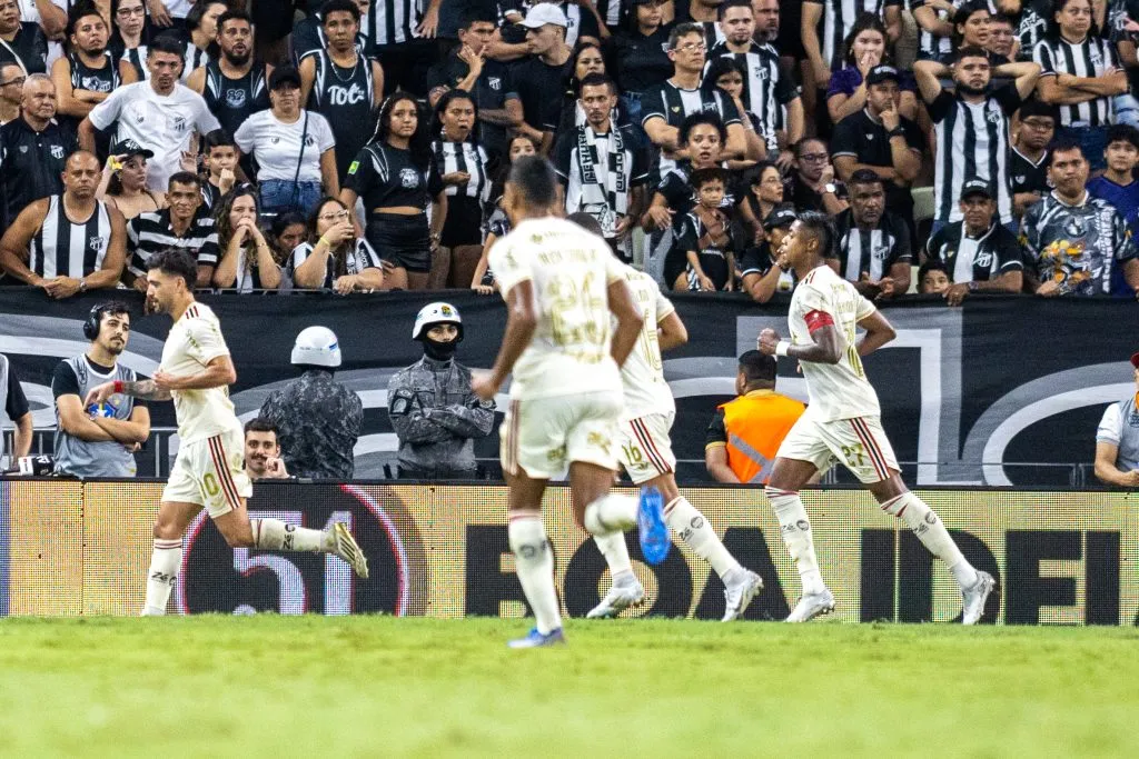 CE – FORTALEZA – 03/08/2025 – BRASILEIRO A 2025, CEARA X FLAMENGO – Arrascaeta jogador do Flamengo comemora seu gol durante partida contra o Ceara no estadio Arena Castelao pelo campeonato Brasileiro A 2025. Foto: Lucas Emanuel/AGIF