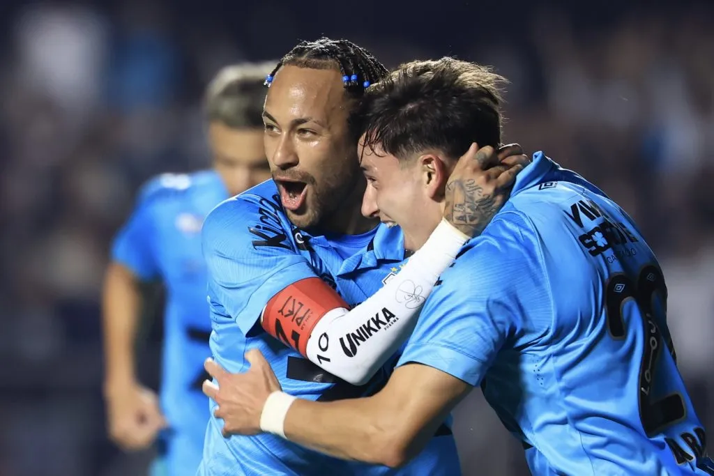 SP – SAO PAULO – 04/08/2025 – BRASILEIRO A 2025, SANTOS X JUVENTUDE – Barreal jogador do Santos comemora seu gol com Neymar Jr. jogador da sua equipe durante partida contra o Juventude no estadio Morumbi pelo campeonato Brasileiro A 2025. Foto: Marcello Zambrana/AGIF