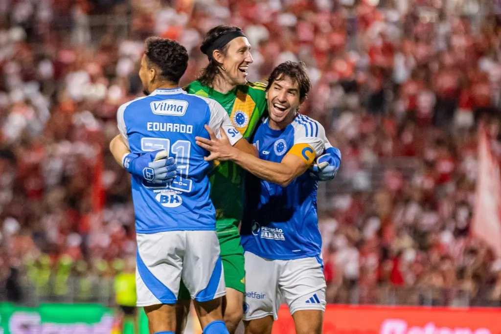 Cássio e Villalba se destacam em vitória do Cruzeiro sobre o CRB. Foto: Itawi Albuquerque/AGIF