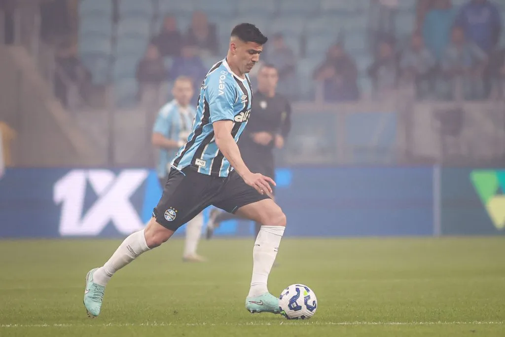 Grêmio não conseguiu furar o bloqueio cearense. Foto: Maxi Franzoi/AGIF