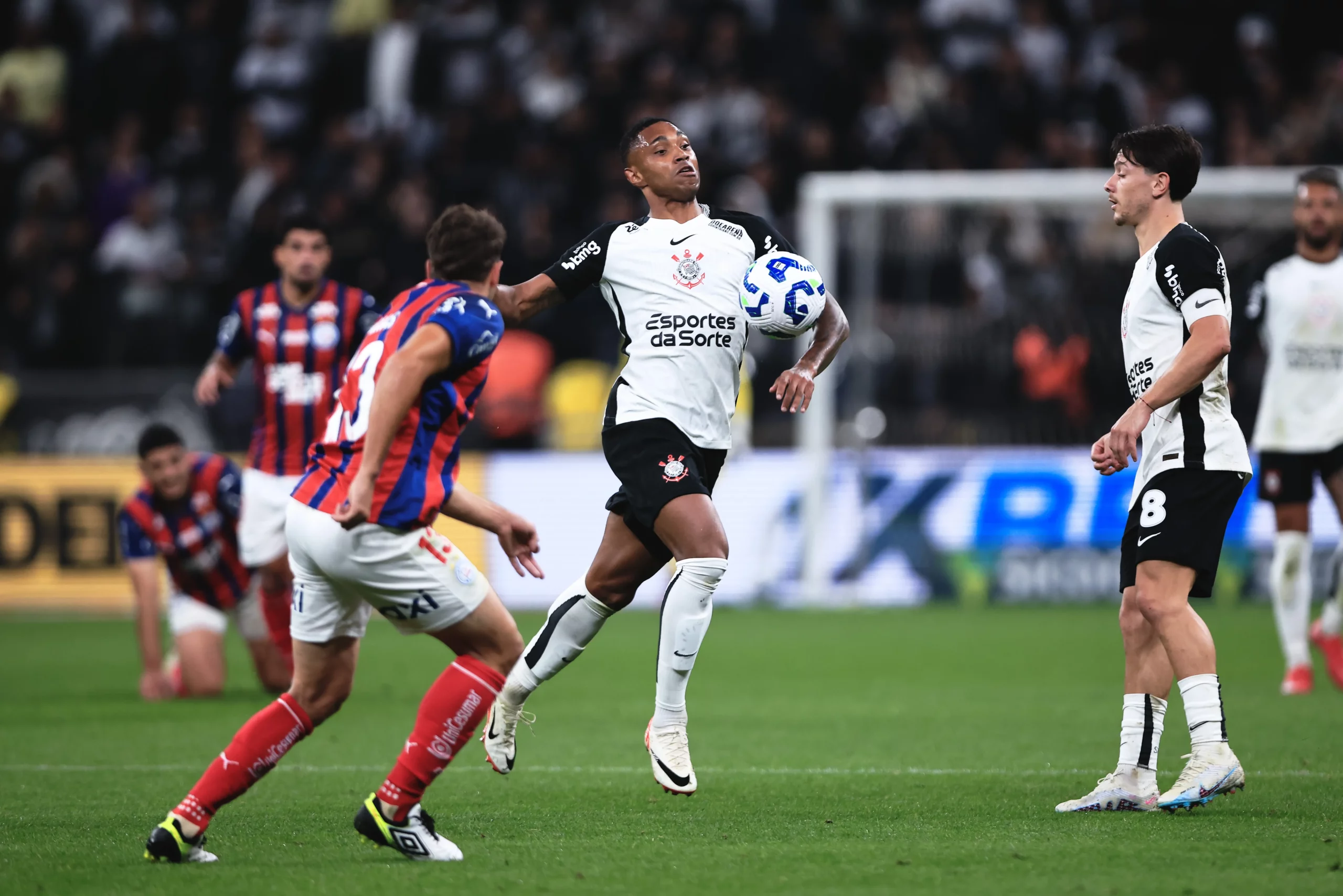 Vitinho jogador do Corinthians durante partida contra o Bahia no estadio Arena Corinthians pelo campeonato Brasileiro A 2025. Foto: Ettore Chiereguini/AGIF