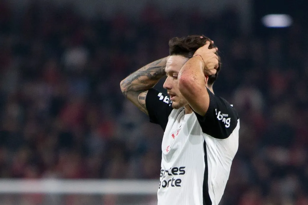 Rodrigo Garro sofre nova lesão no Corinthians em 2025. Foto: Giovani Baccin/AGIF