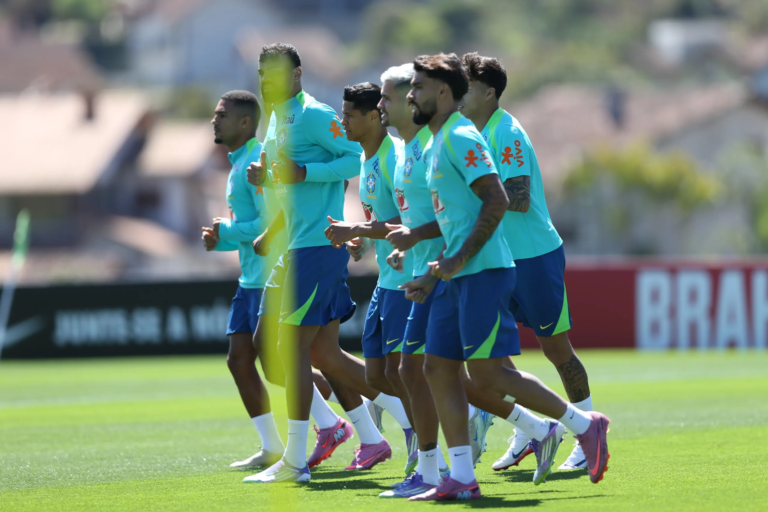 RJ – TERESOPOLIS – 03/09/2025 – BRASIL, TREINO NA GRANJA COMARY – Jogadores da Selecao Brasileira durante treino na Granja Comary em Teresopolis (RJ), nesta quarta-feira (3). A equipe se prepara para enfrentar o Chile pelas Eliminatorias da Copa do Mundo 2016. Foto: Marlon Costa/AGIF