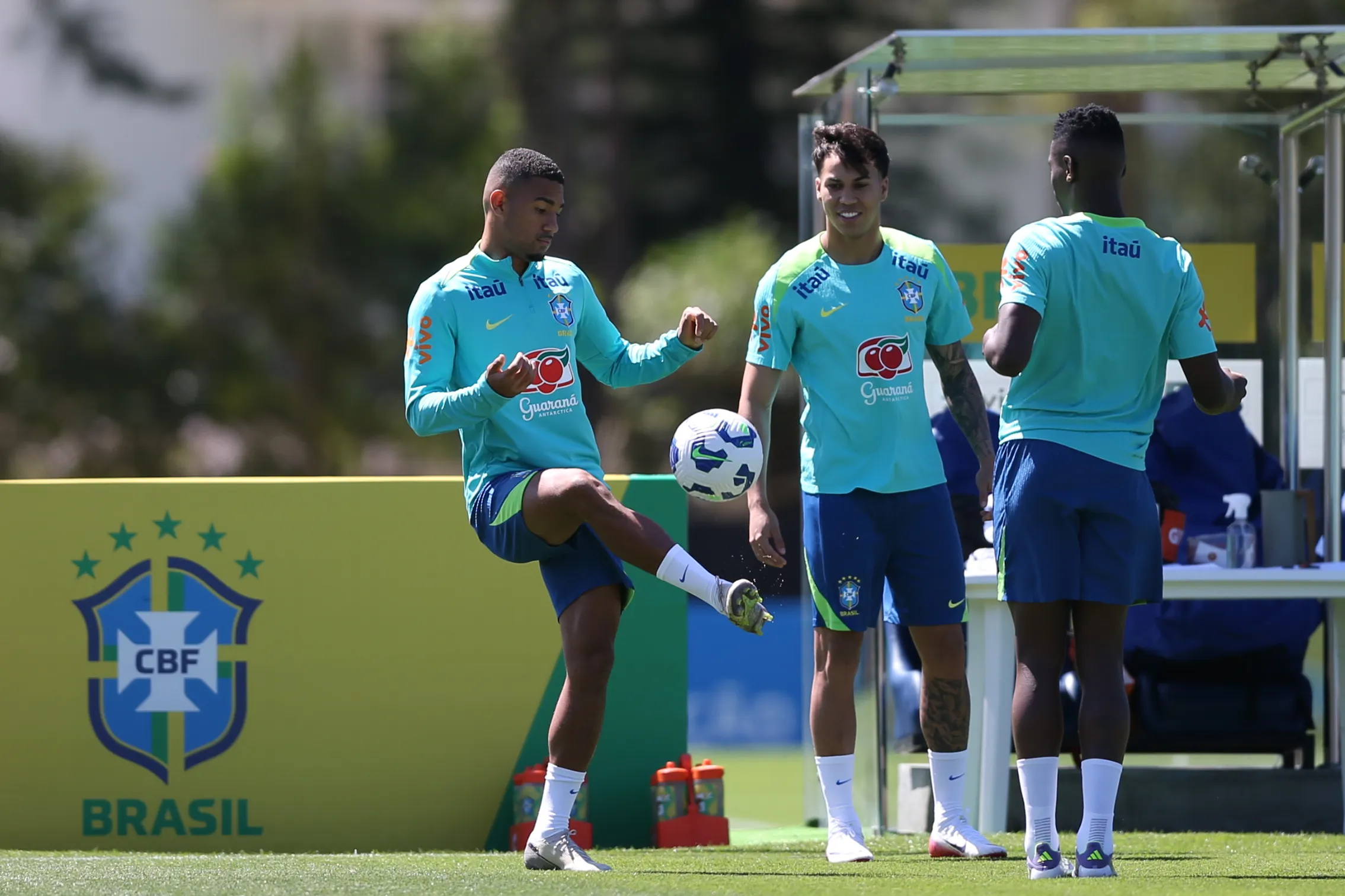 Seleção treinando na Granja Comary. Foto: Marlon Costa/AGIF