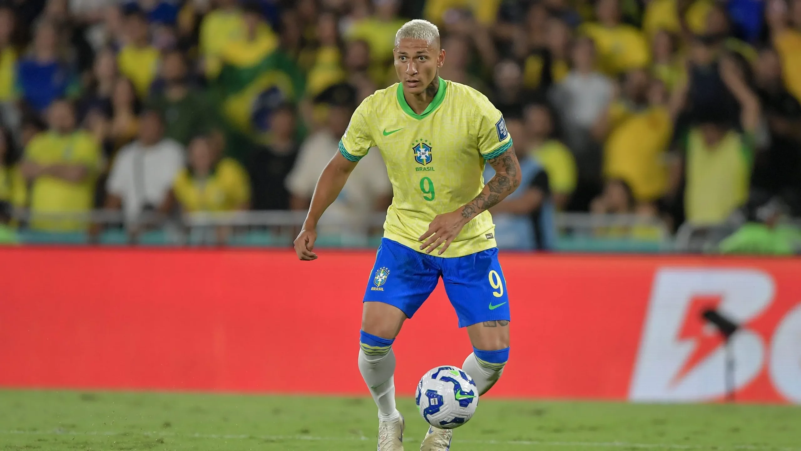 Richarlison em ação pela Seleção Brasileira Foto: Thiago Ribeiro/AGIF