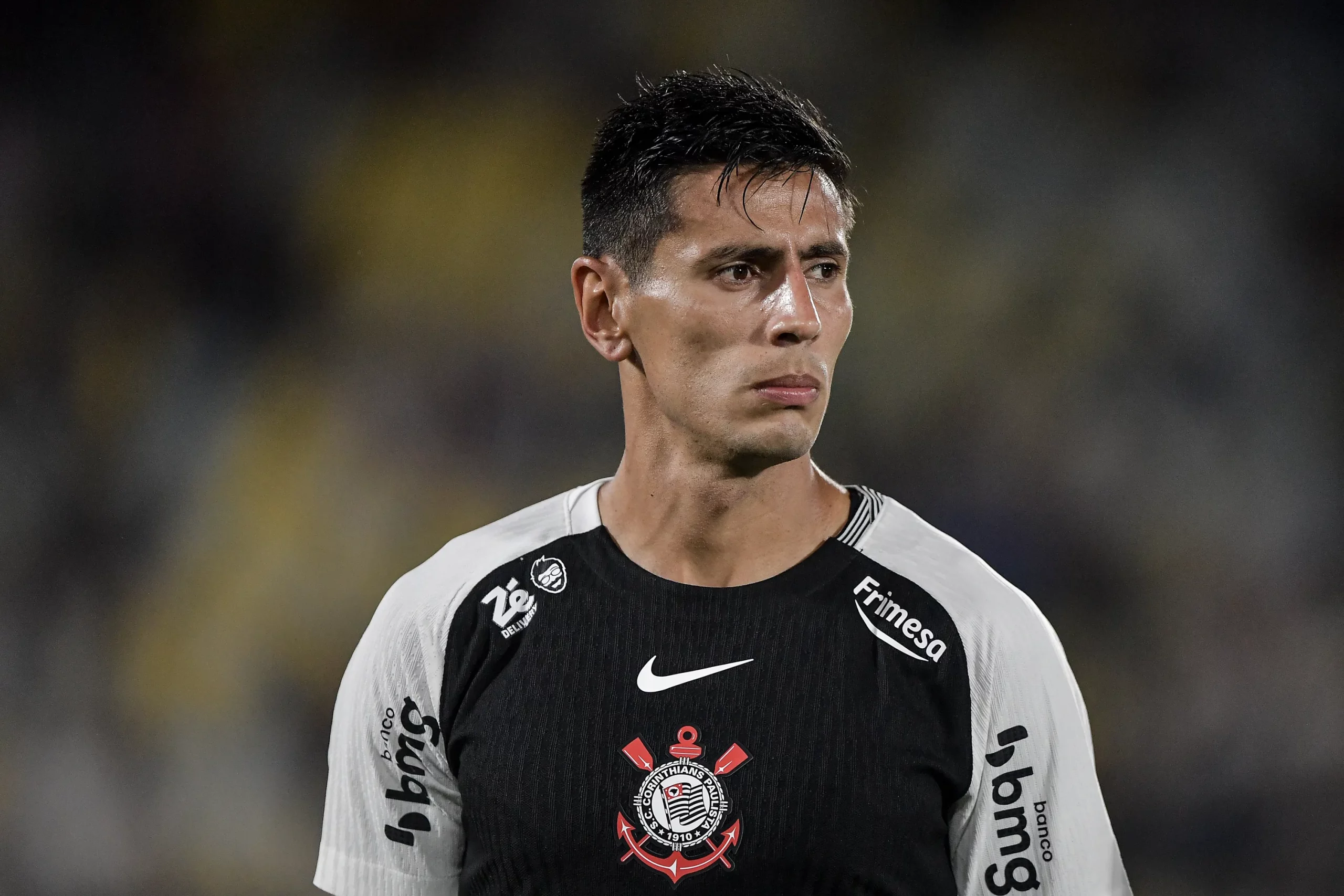 RJ – RIO DE JANEIRO – 13/09/2025 – BRASILEIRO A 2025, FLUMINENSE X CORINTHIANS – Angileri jogador do Corinthians durante partida contra o Fluminense no estadio Maracana pelo campeonato Brasileiro A 2025. Foto: Thiago Ribeiro/AGIF