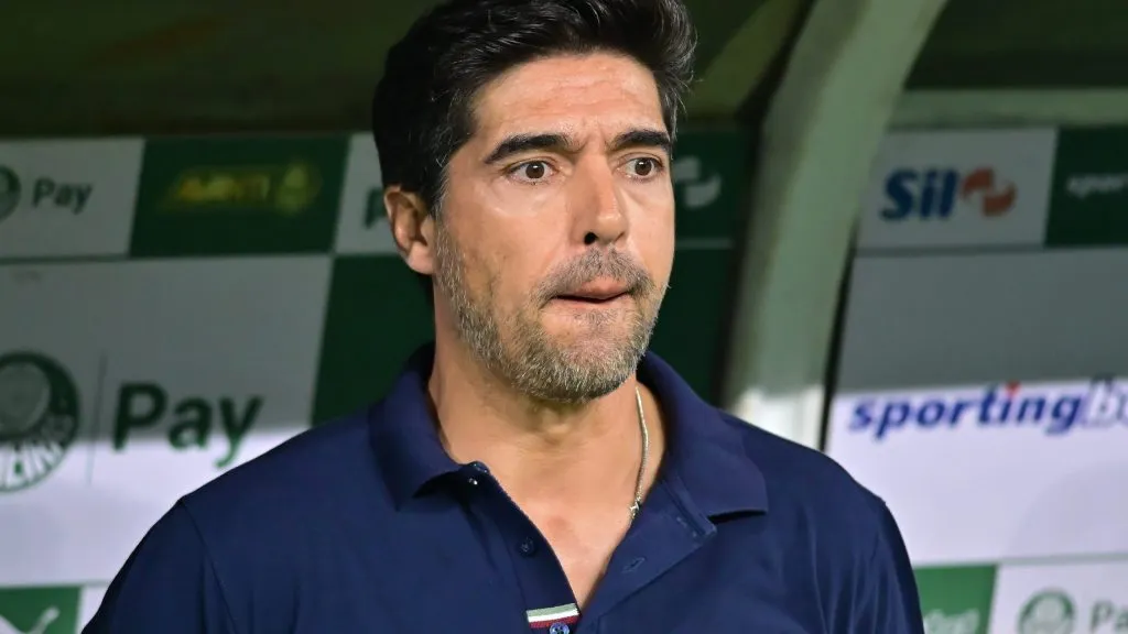 Abel Ferreira tecnico do Palmeiras durante partida contra o Fortaleza no estadio Arena Allianz Parque pelo campeonato Brasileiro A 2025. Foto: Jota Erre/AGIF