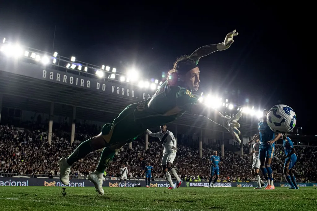 Lista de pênaltis a favor viu clubes como Cruzeiro, de Cássio, bem atrás do primeiro pelotão até aqui – Foto: Jorge Rodrigues/AGIF