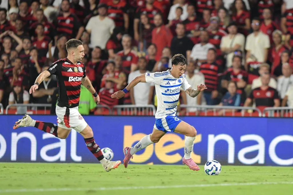 Flamengo e Cruzeiro fizeram um jogo extremamente equilibrado - Foto: Thiago Ribeiro/AGIF.