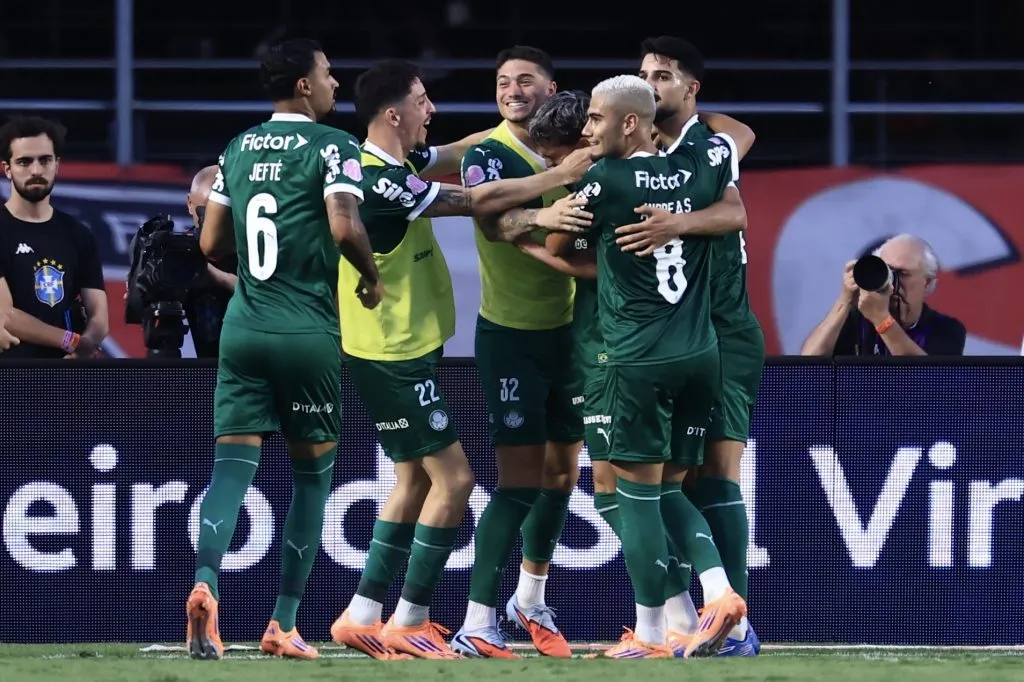 Palmeiras bate o São Paulo de virada e assume liderança. Foto: Marcello Zambrana/AGIF