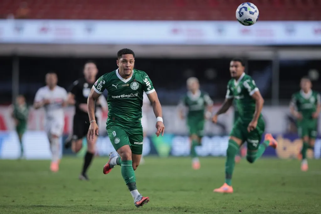 Vitor Roque jogador do Palmeiras durante partida contra o Sao Paulo no estadio Morumbi pelo campeonato Brasileiro A 2025. Foto: Ettore Chiereguini/AGIF