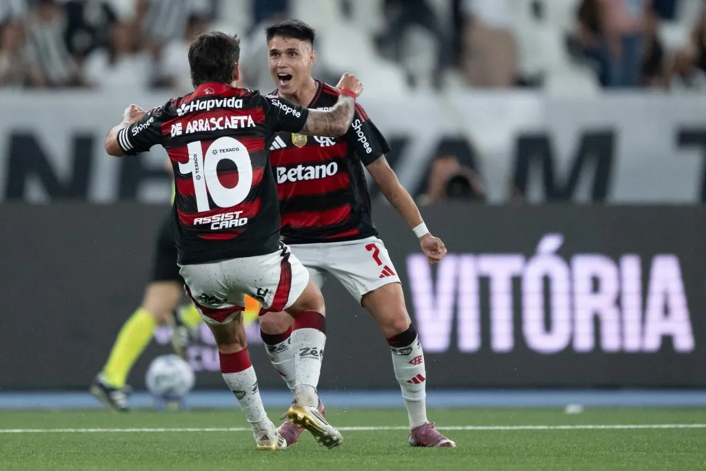 Jogadores do Flamengo comemorando. Foto: Jorge Rodrigues/AGIF