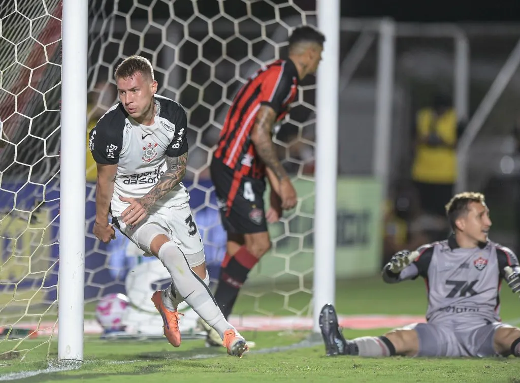 Charles foi destaque em Vitória x Corinthians. Foto: Jhony Pinho/AGIF
