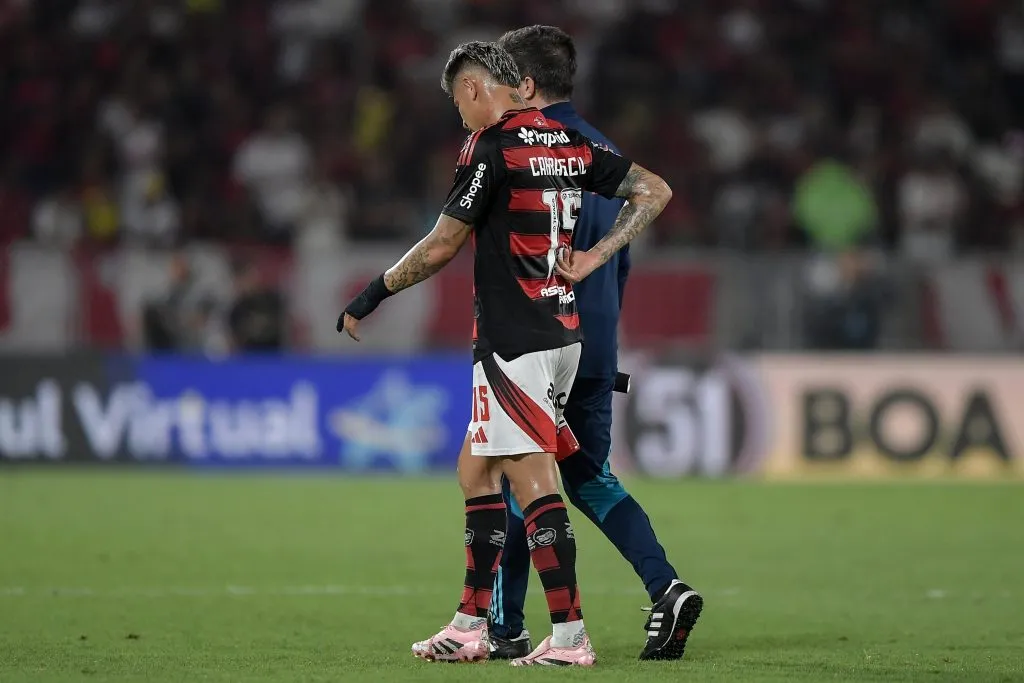 Momento em que o colombiano deixou  o gramado. Foto: Thiago Ribeiro/AGIF