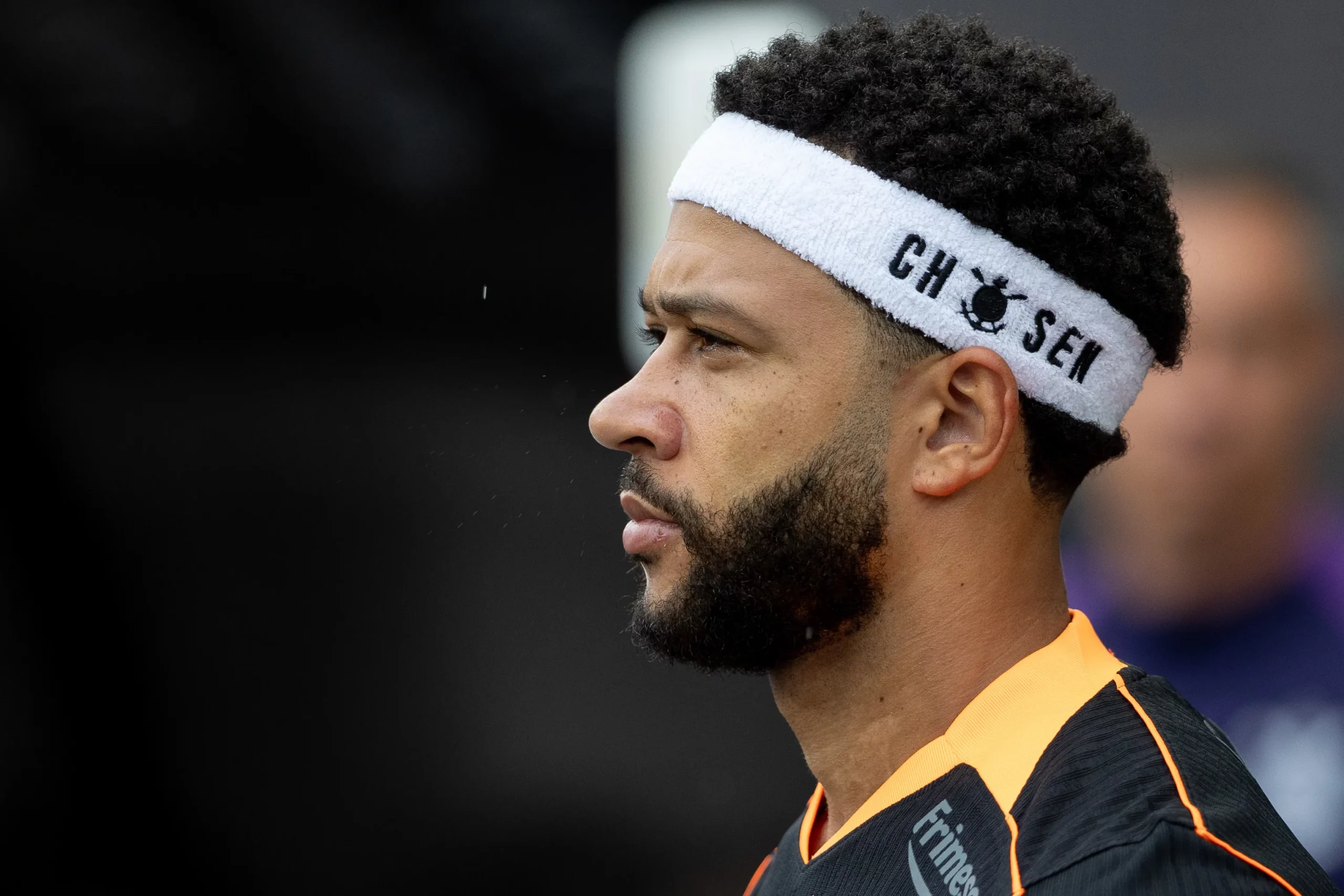 Memphis Depay  do Corinthians durante entrada em campo para partida contra o Gremio no estadio Arena Corinthians pelo campeonato Brasileiro A 2025. Foto: Joisel Amaral/AGIF