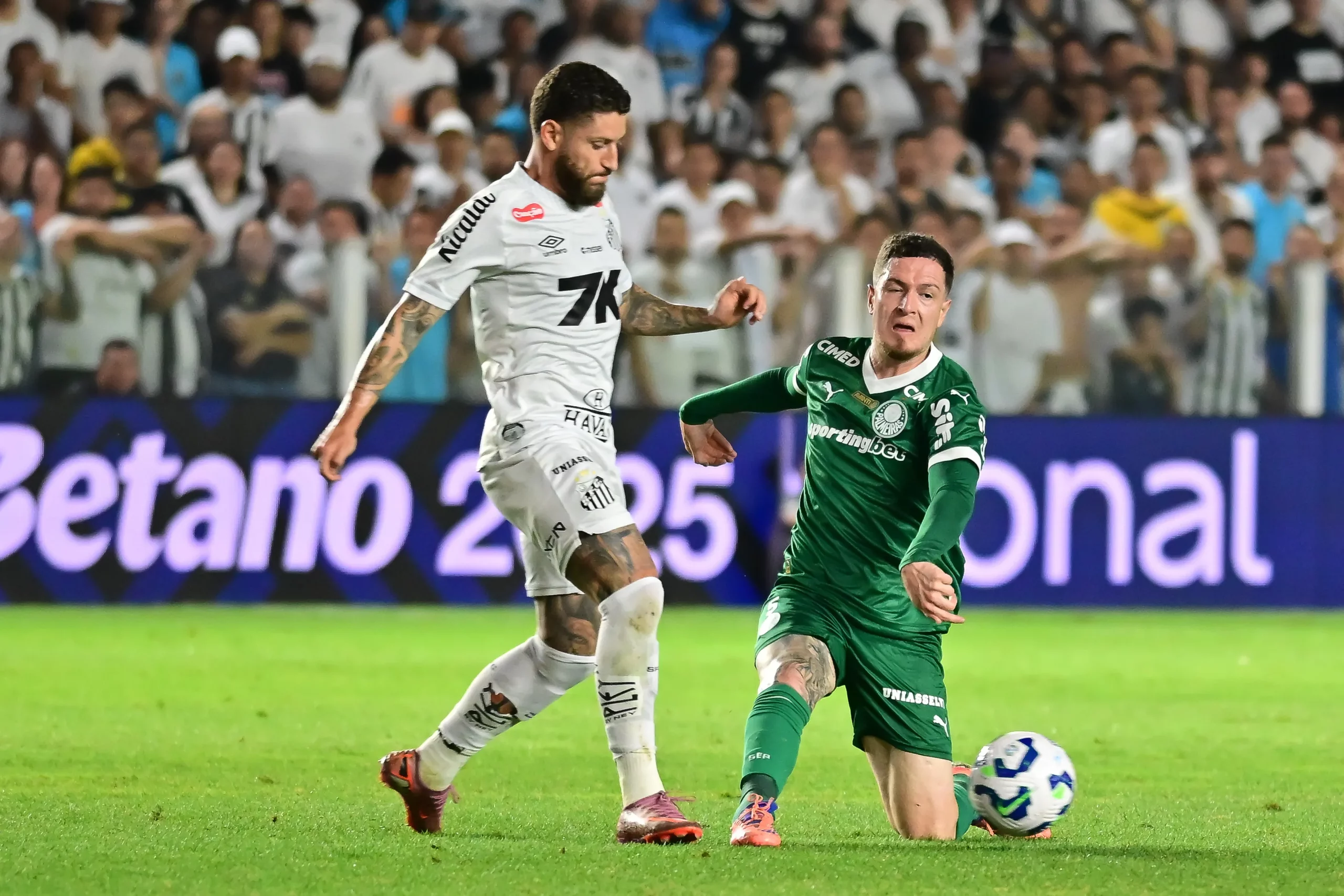 Aníbal Moreno é um que tem decepcionado e a ‘volância’ do Palmeiras preocupa para a reta final de 2025 – Foto: Jota Erre/AGIF