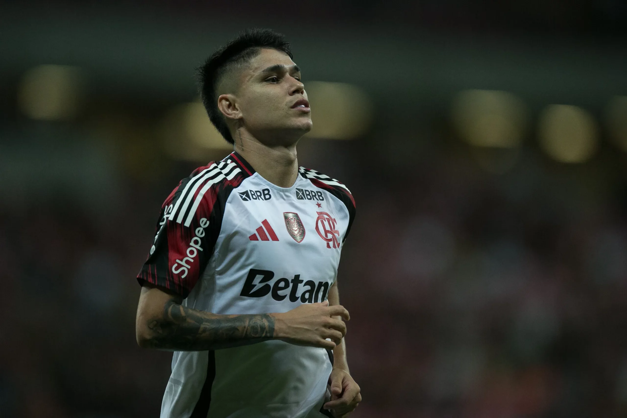 Flamengo não quer negociar Luiz Araújo por empréstimo e só aceita mediante a proposta alta – Foto: Marlon Costa/AGIF