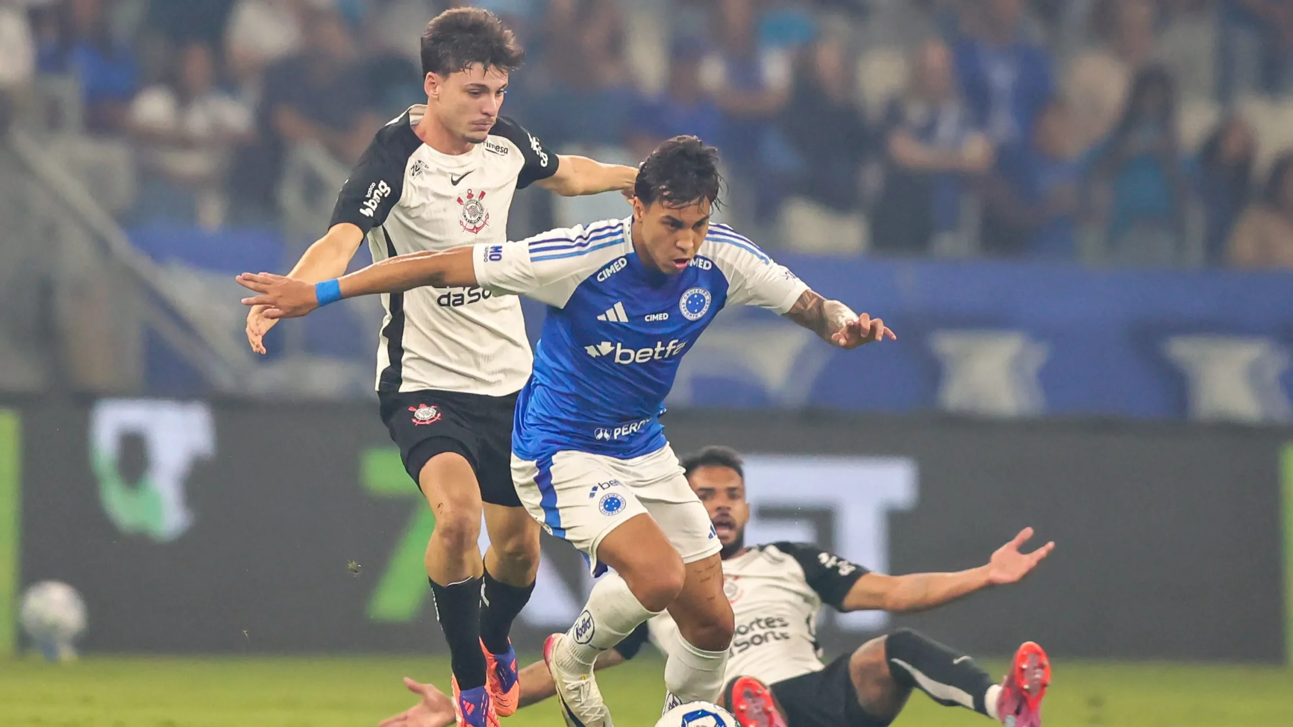 Cruzeiro x Corinthians - Foto: Gilson Lobo/AGIF.
