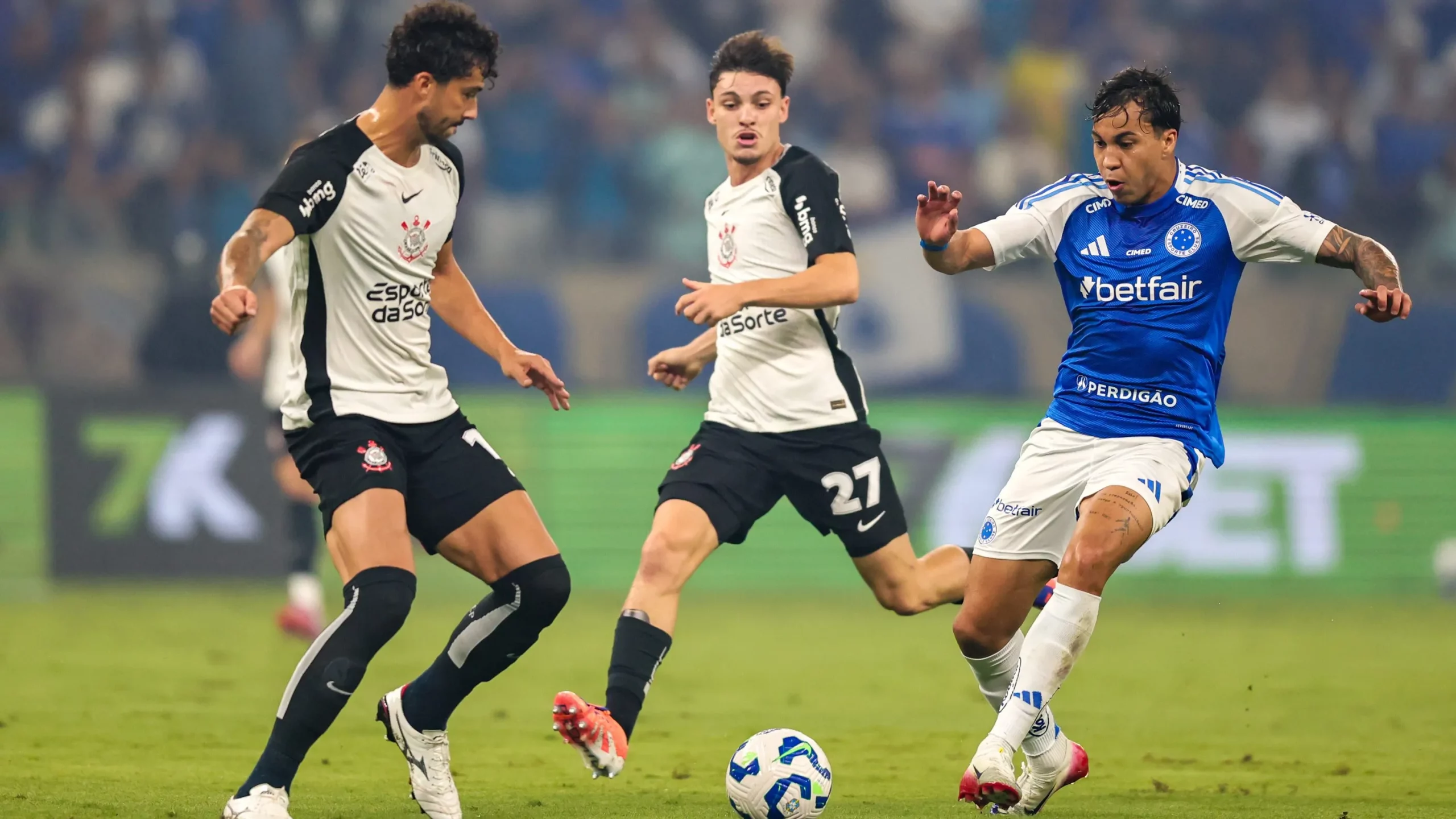 Kaio Jorge jogador do Cruzeiro durante partida contra o Corinthians no estadio Mineirao pelo campeonato Brasileiro A 2025. Foto: Gilson Lobo/AGIF