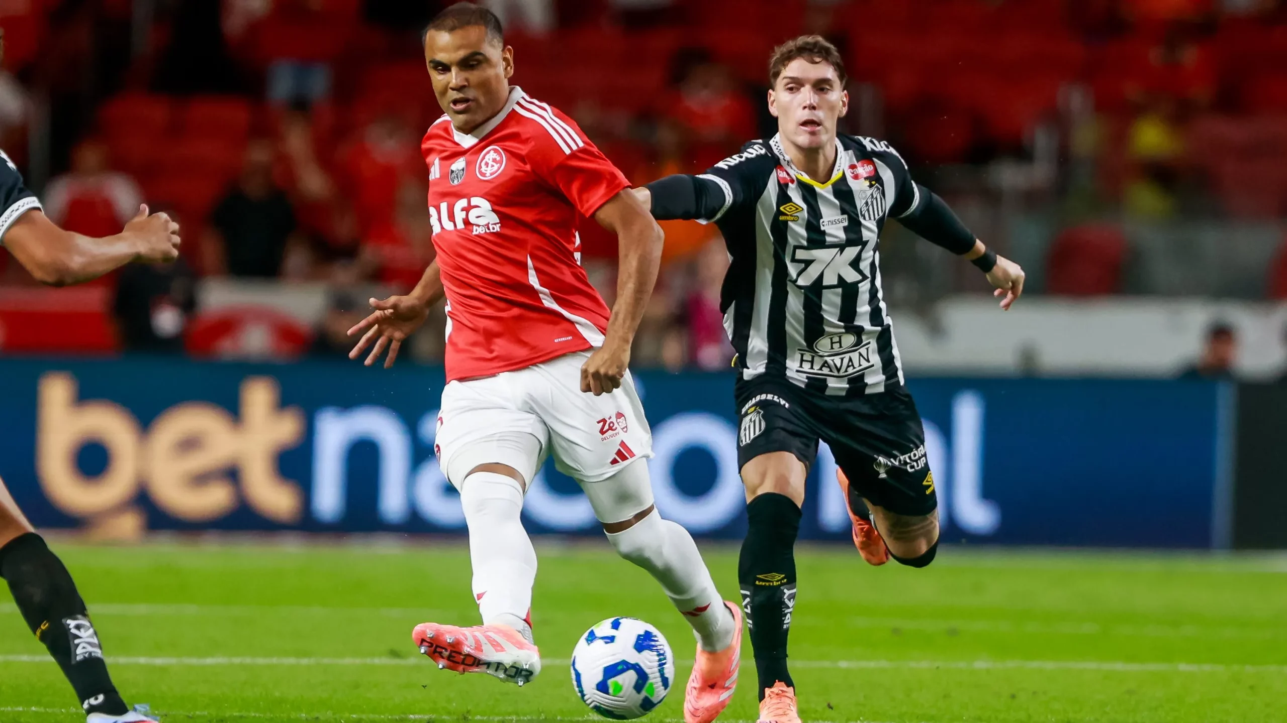 Santos x Internacional. Foto: Luiz Erbes/AGIF