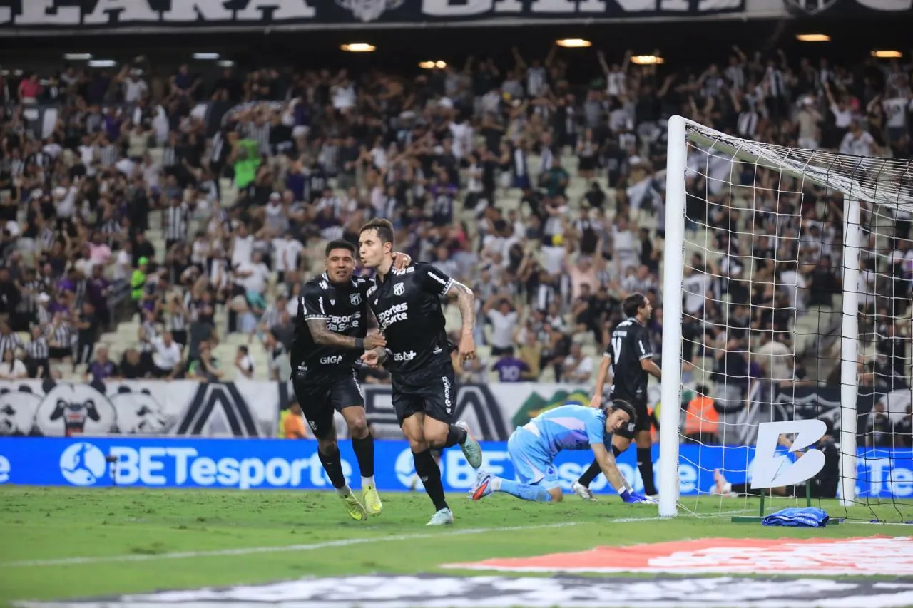 Zanocelo comemora gol do Ceará contra o Cruzeiro. Foto: Lucas Emanuel/AGIF