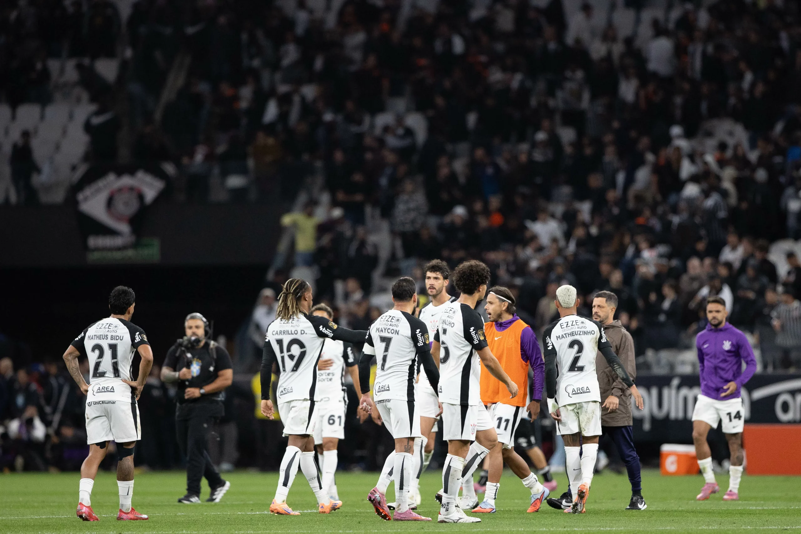 Jogadores do Corinthians na Neo Quimica Arena. Foto: Joisel Amaral/AGIF