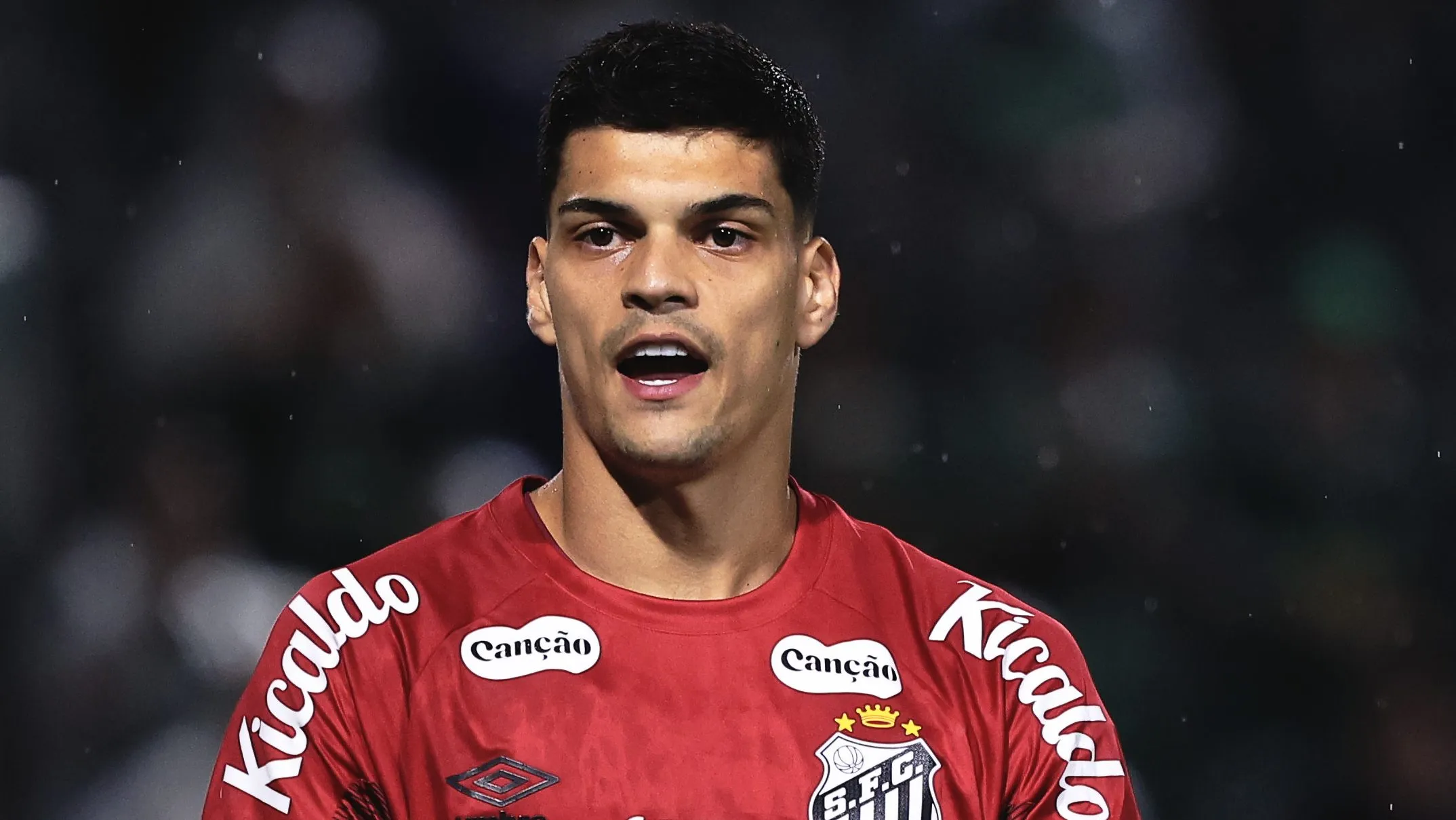 Gabriel Brazao goleiro do Santos durante partida contra o Palmeiras no estadio Arena Barueri pelo campeonato Paulista 2026. Foto: Ettore Chiereguini/AGIF