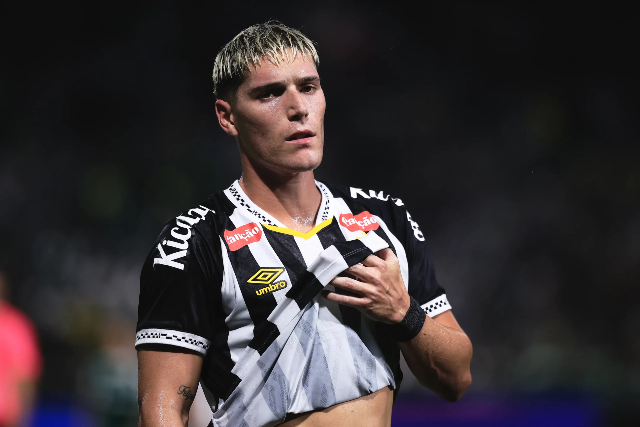 Santos recusou envolver Benjamín Rollheiser em tratativas por Di Cesare com Racing – Foto: Ettore Chiereguini/AGIF