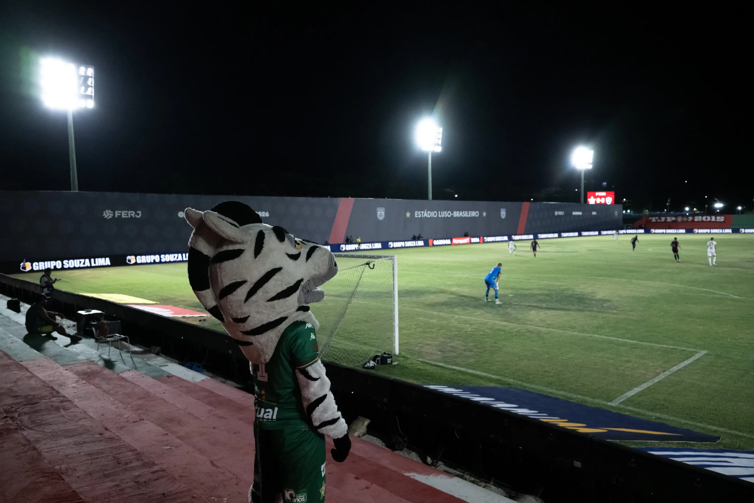 Jogo que influencia o Flamengo, Portuguesa x Nova Iguaçu se enfrentam no Luso Brasileiro. Foto: Jorge Rodrigues/AGIF