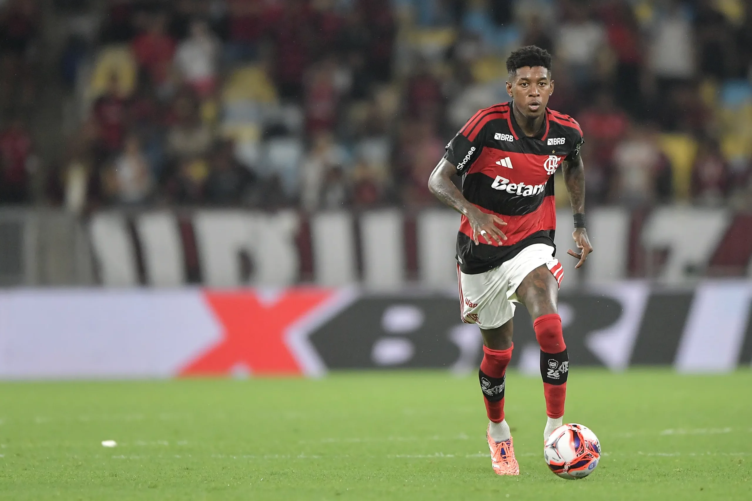 RJ – RIO DE JANEIRO – 21/01/2026 – CARIOCA 2026, FLAMENGO X VASCO – Vitao jogador do Flamengo durante partida contra o Vasco no estadio Maracana pelo campeonato Carioca 2026. Foto: Thiago Ribeiro/AGIF