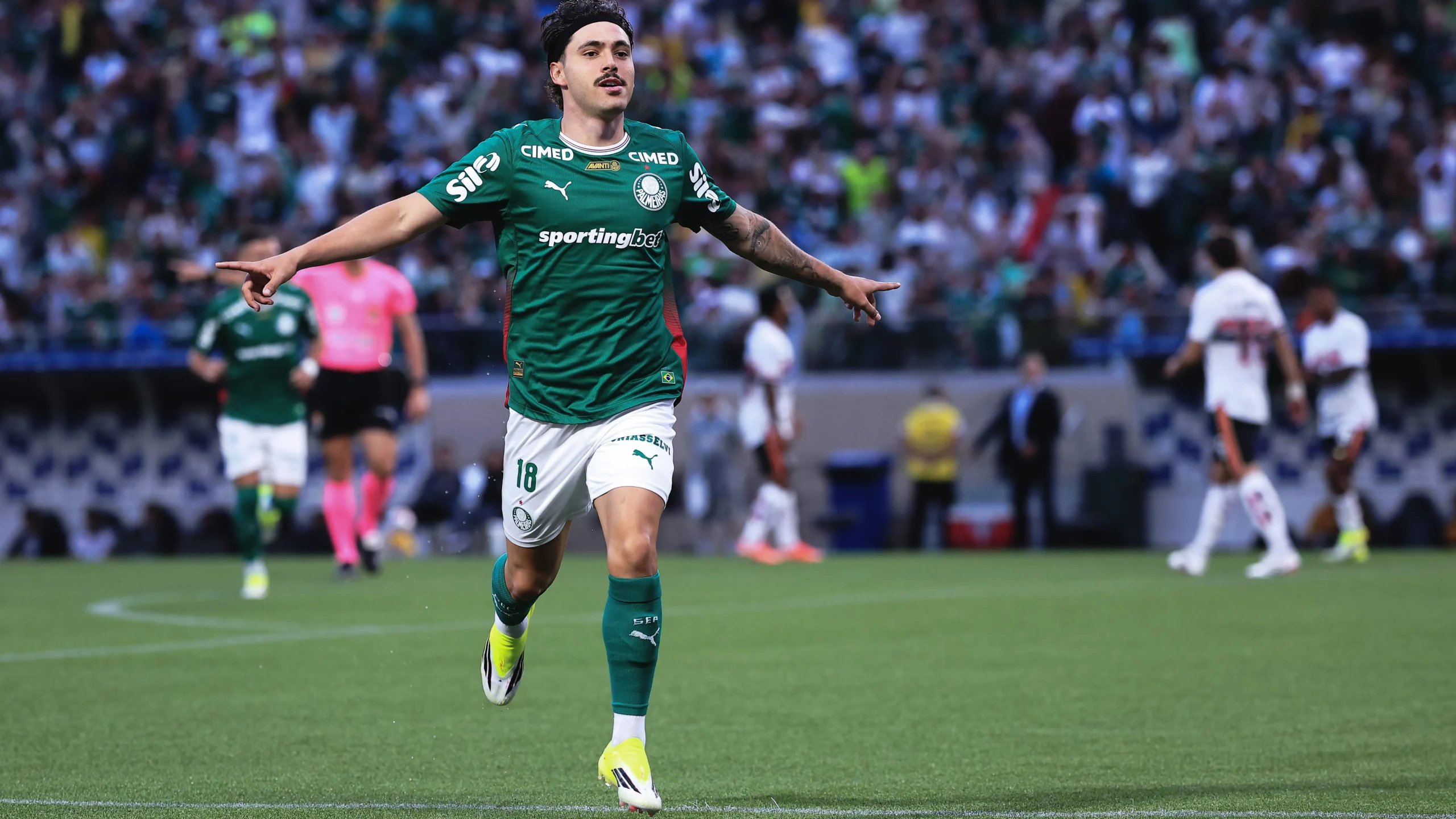 Maurício vive um bom momento na temporada - Foto: Ettore Chiereguini/AGIF.