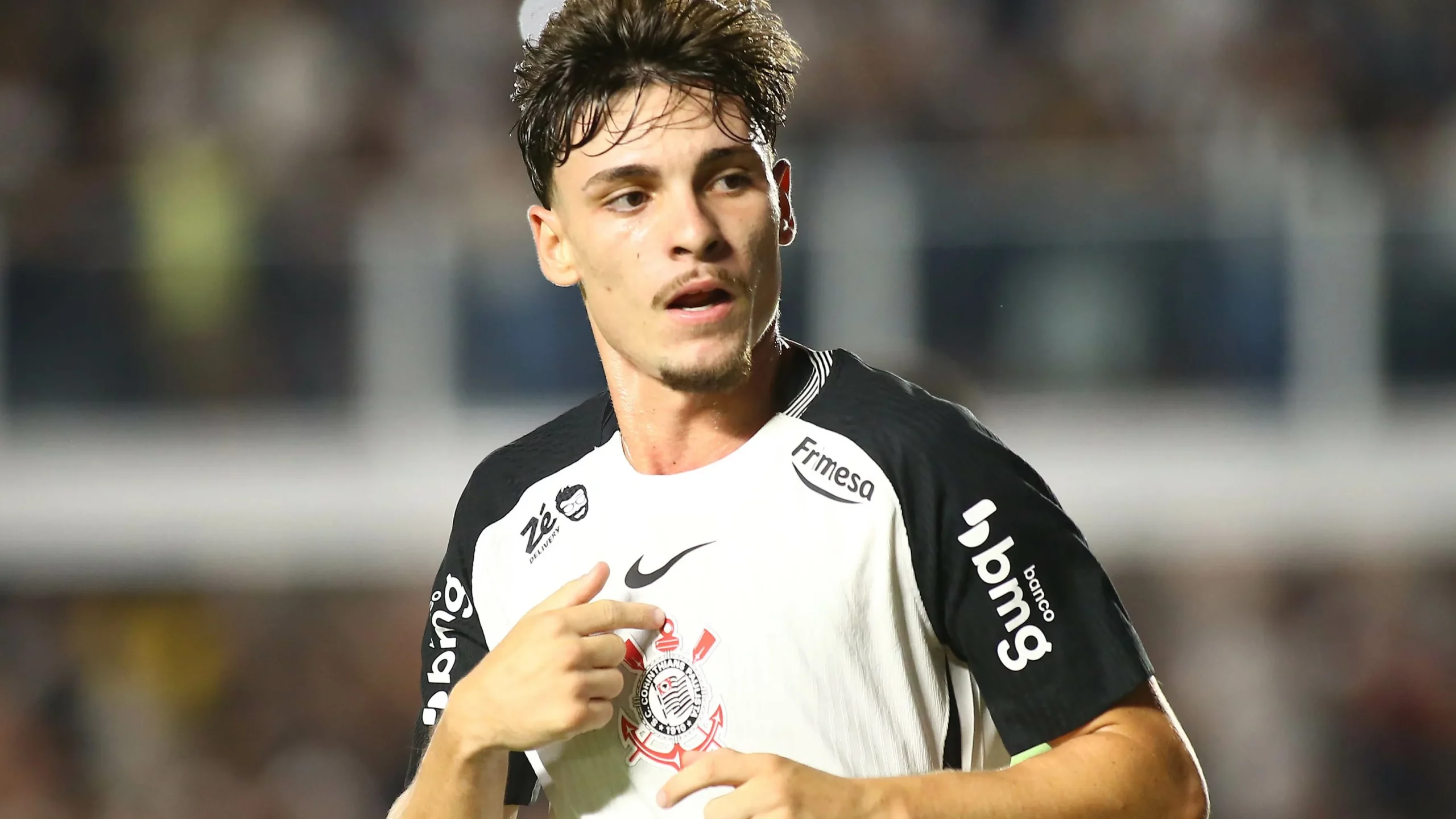 Breno Bidon é um dos que devem ser poupados contra o Capivariano visando o Derby – Foto: Mauricio De Souza/AGIF