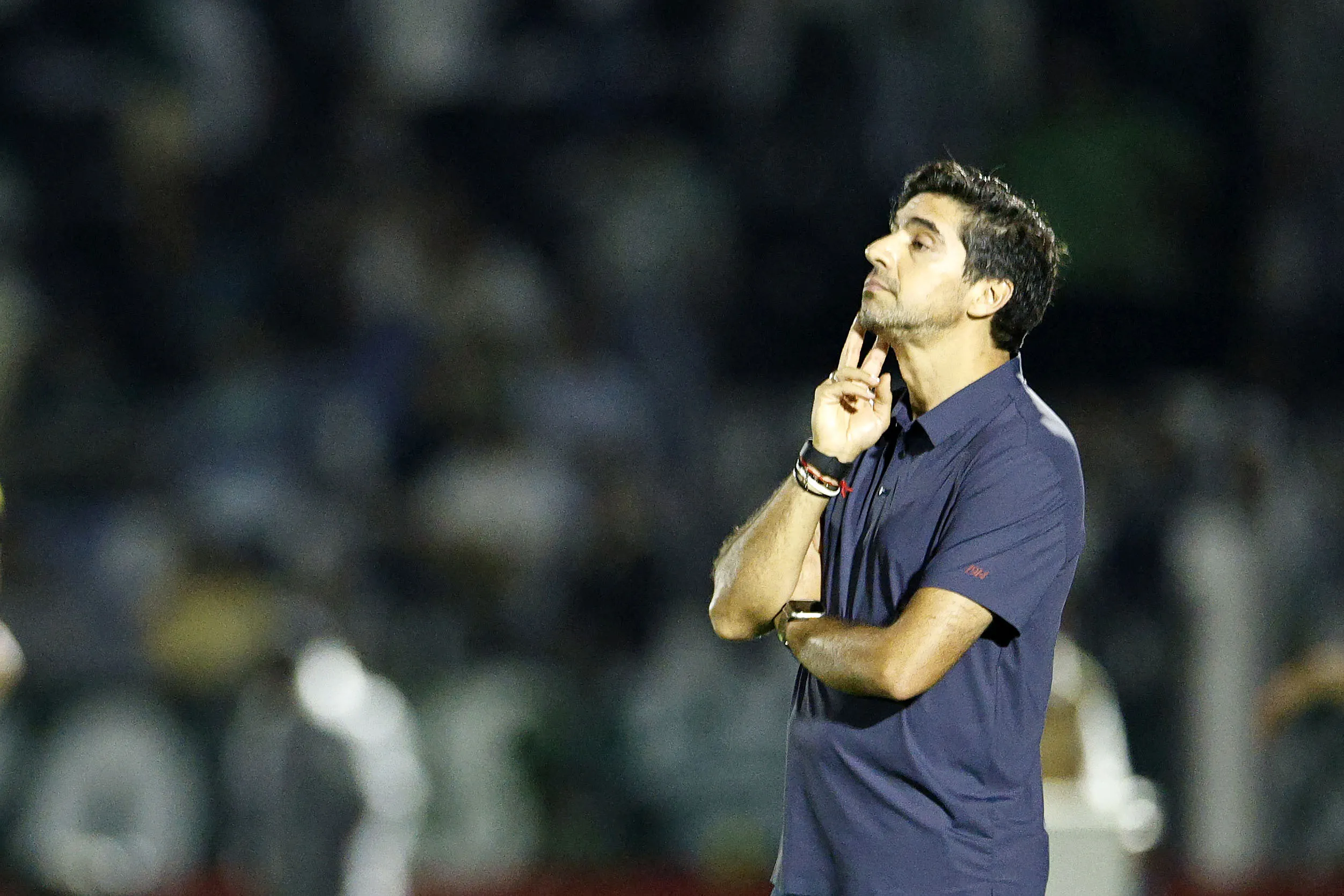 Abel Ferreira técnico do Palmeiras durante partida contra o Botafogo-SP no estadio Santa Cruz pelo campeonato Paulista 2026. Foto: Thiago Calil/AGIF