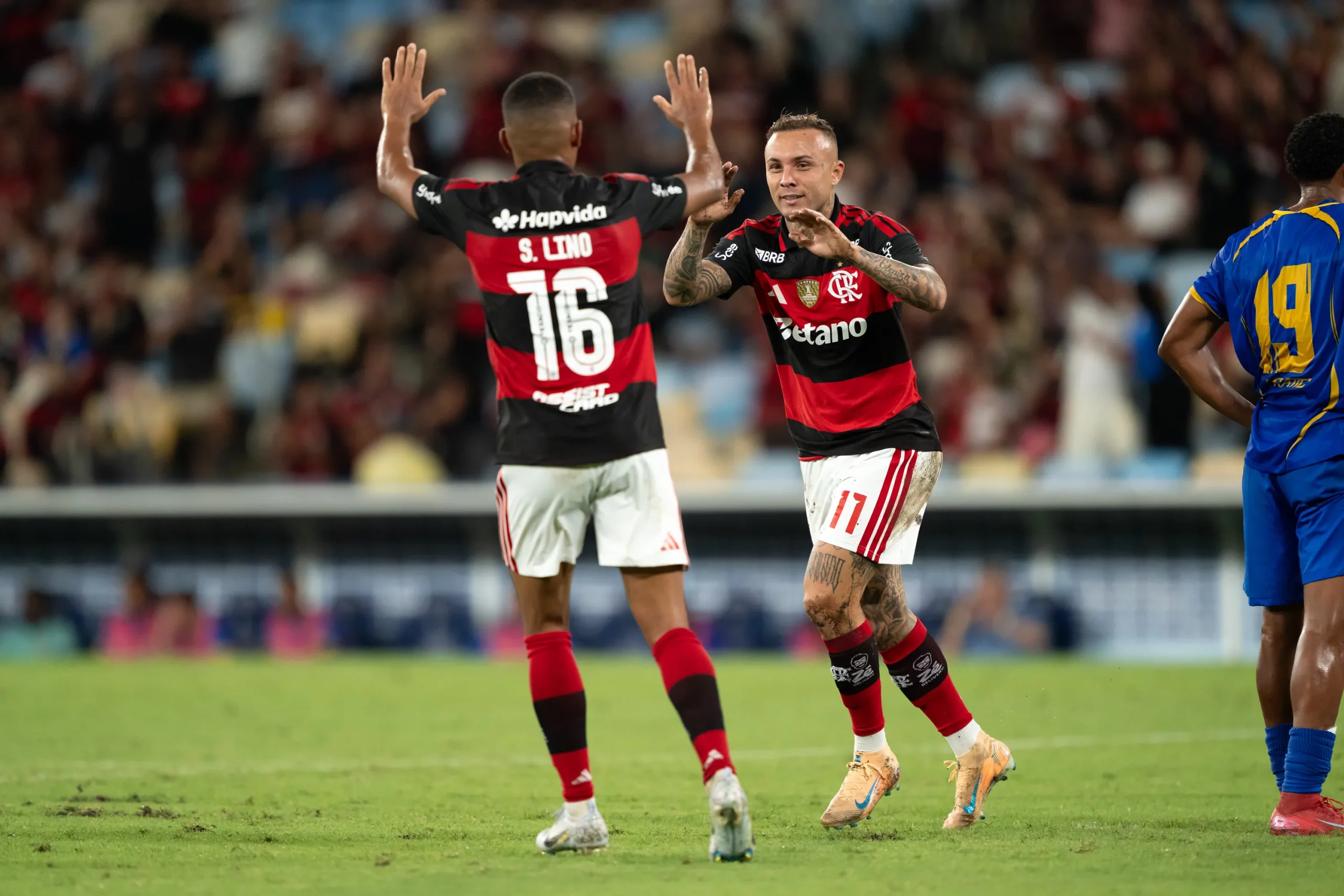 RJ – RIO DE JANEIRO – 07/02/2026 – CARIOCA 2026, FLAMENGO X SAMPAIO CORREA – Everton Cebolinha jogador do Flamengo comemora seu gol durante partida contra o Sampaio Correa no estadio Maracana pelo campeonato Carioca 2026. Foto: Jorge Rodrigues/AGIF