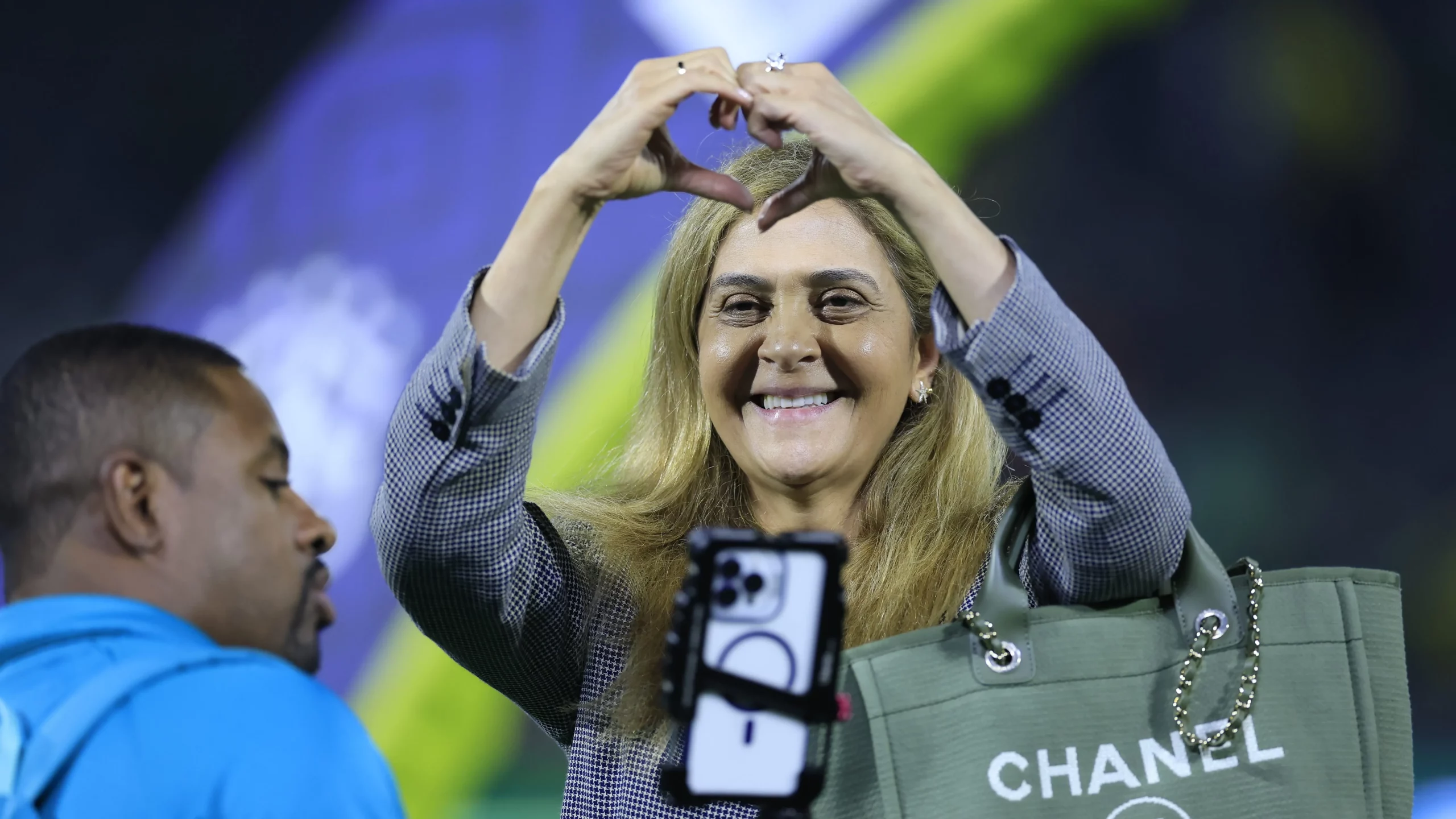 Leila Pereira comemorou bastante a conquista - Foto: Marcello Zambrana/AGIF.