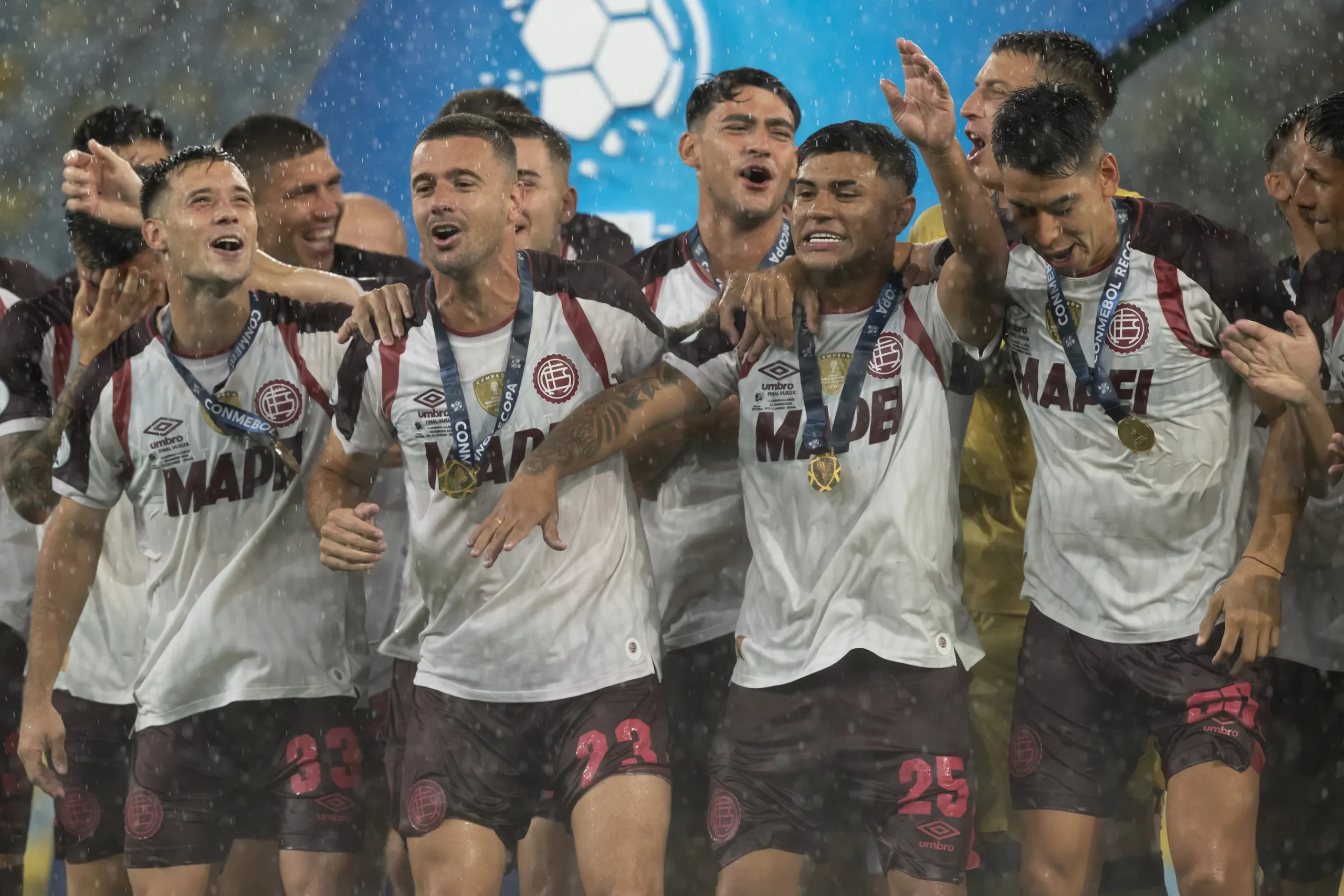 Lanús derrotou o Flamengo pela decisão da Recopa. Foto: Jorge Rodrigues/AGIF