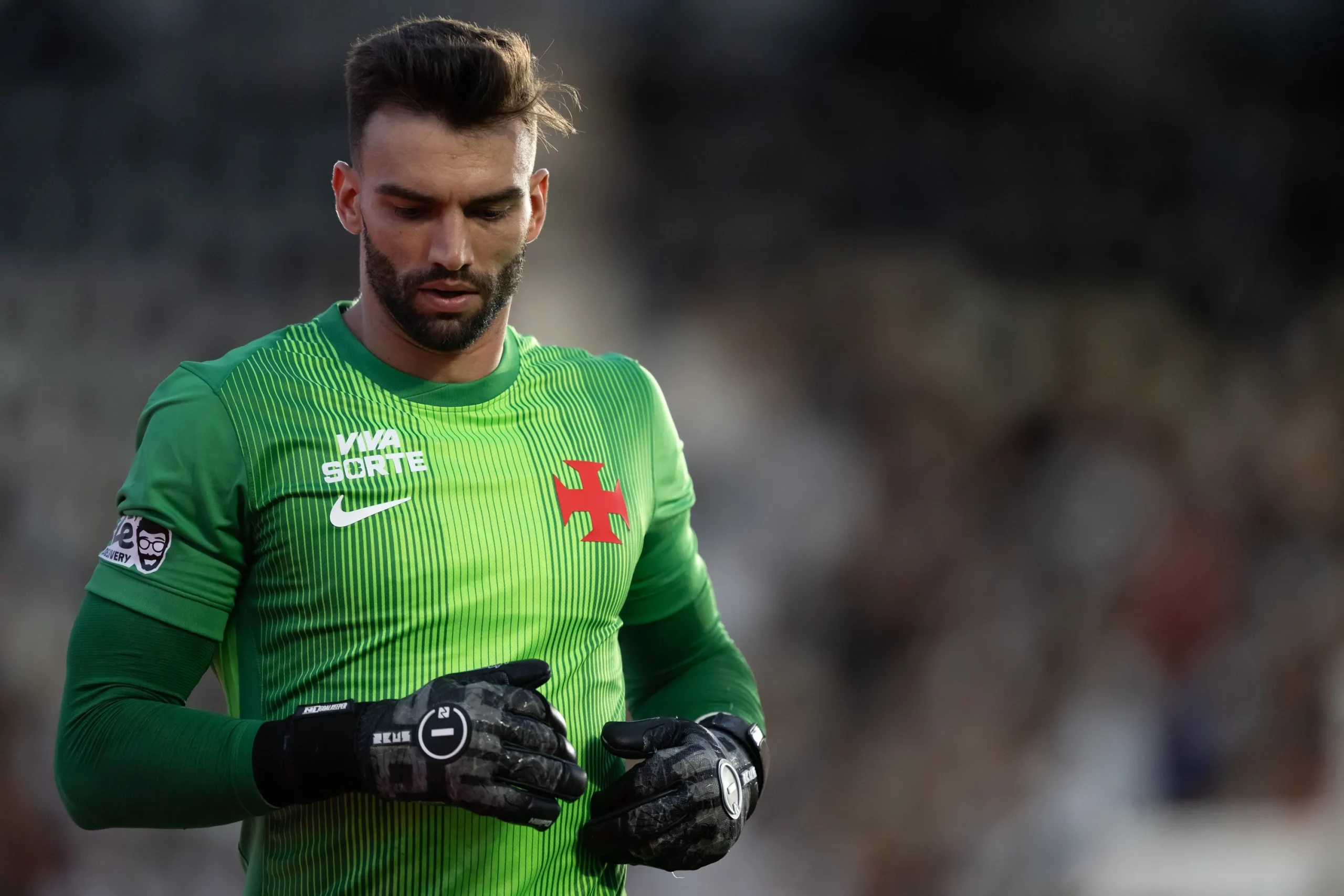 Leo Jardim goleiro do Vasco durante partida contra o Gremio no estadio Sao Januario pelo campeonato Brasileiro A 2026. Foto: Jorge Rodrigues/AGIF