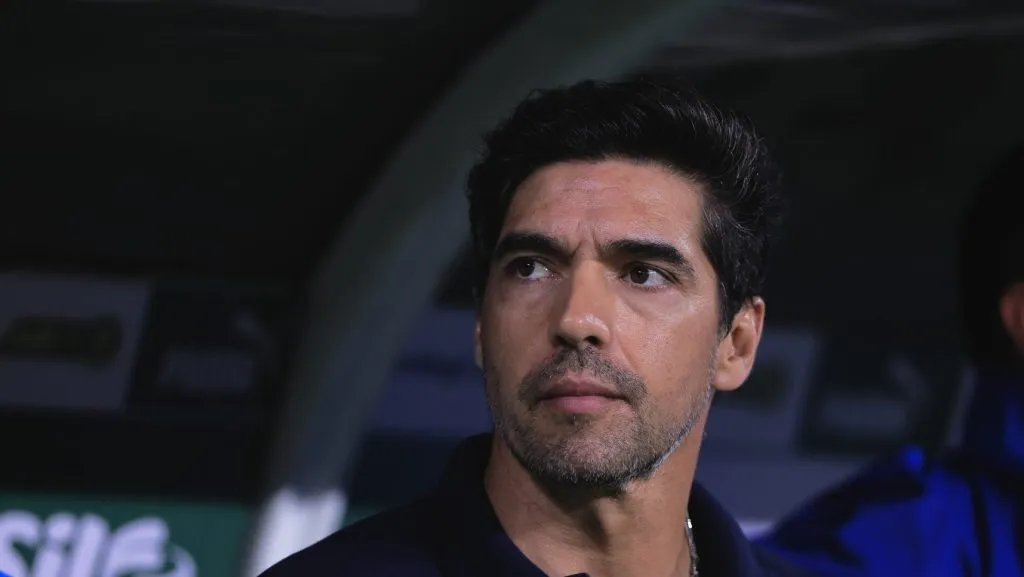 Foto: Ettore Chiereguini/AGIF – Abel Ferreira está satisfeito com as opções que tem no ataque do Palmeiras.