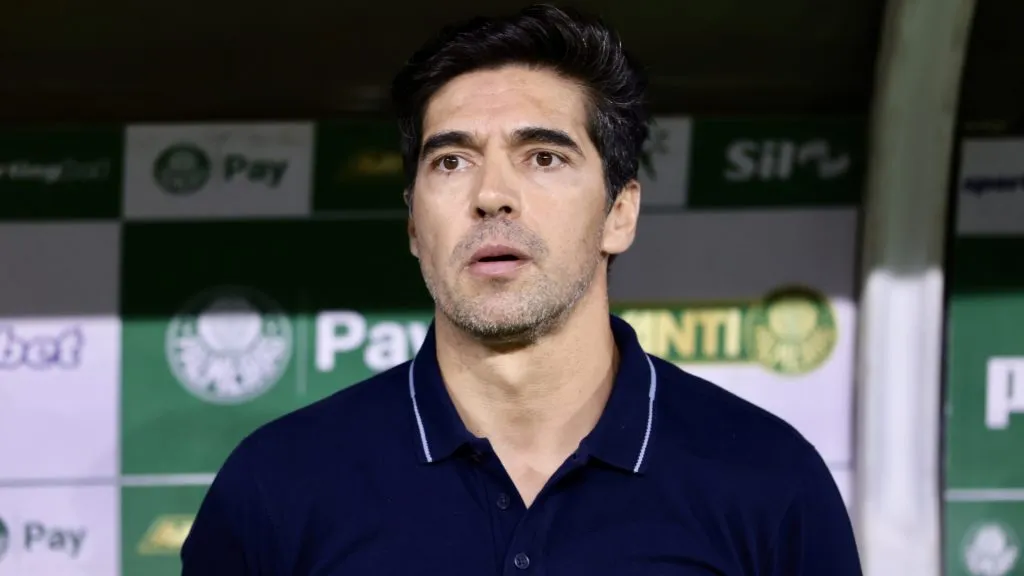 Abel Ferreira durante partida do Palmeira no Campeonato Brasileiro – Foto: Marcello Zambrana/AGIF