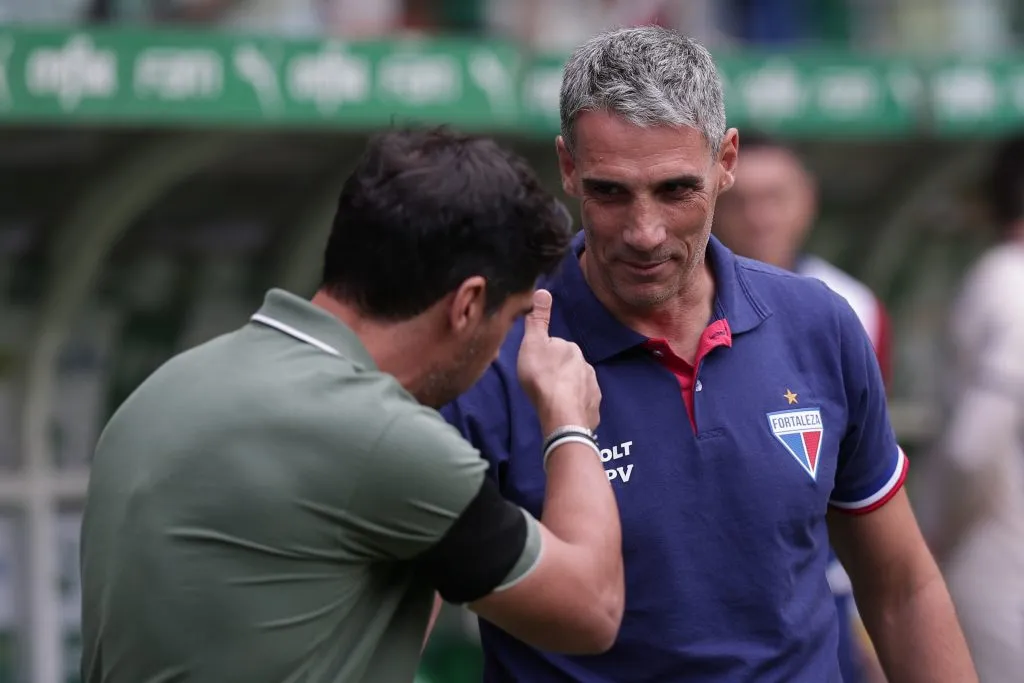 Abel e Vojvoda no último duelo entre Palmeiras x Fortaleza. Foto: Ettore Chiereguini/AGIF