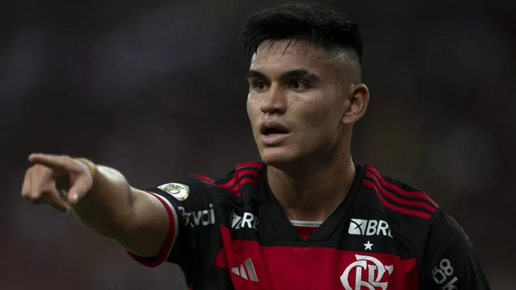 Alcaraz sofre punição do STJD